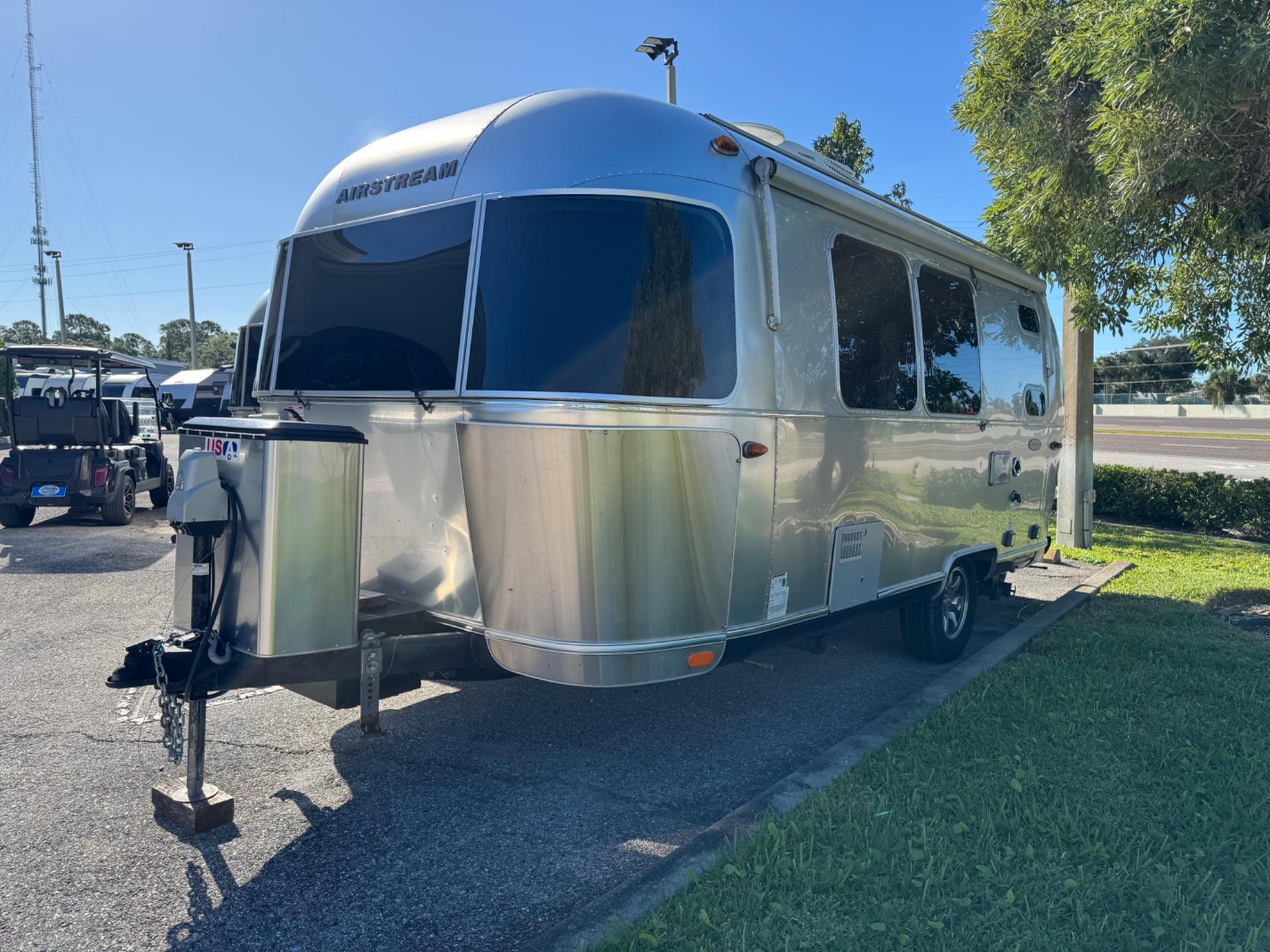 2019 Airstream 2019 Airstream Flying Cloud - thumbnail 2