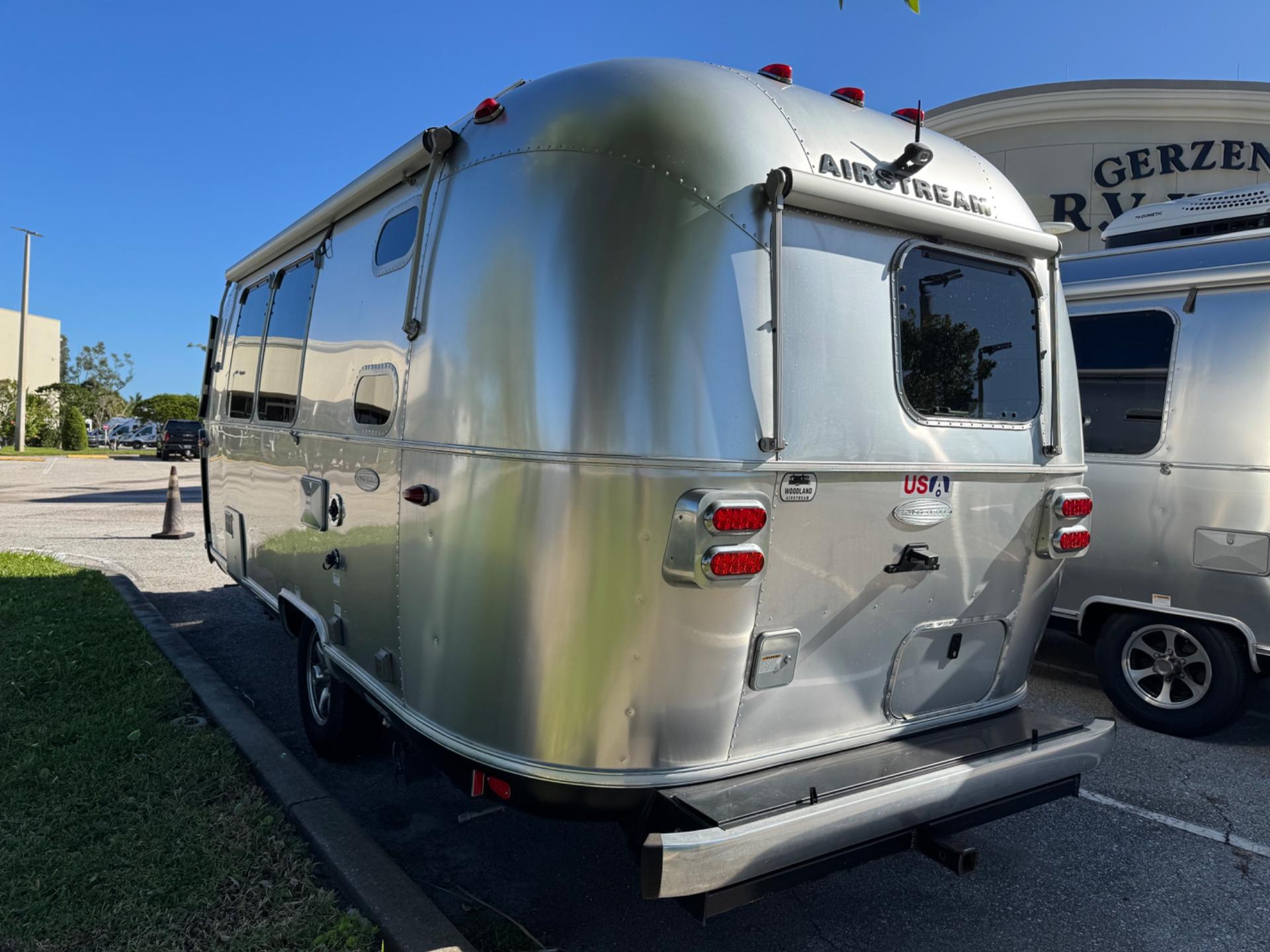 2019 Airstream 2019 Airstream Flying Cloud - thumbnail 3