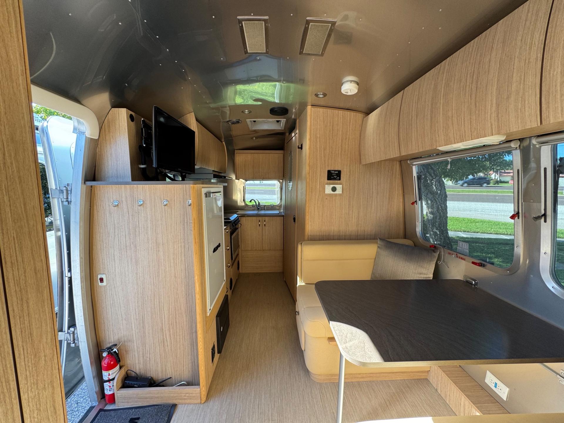 2019 Airstream 2019 Airstream Flying Cloud - thumbnail 5