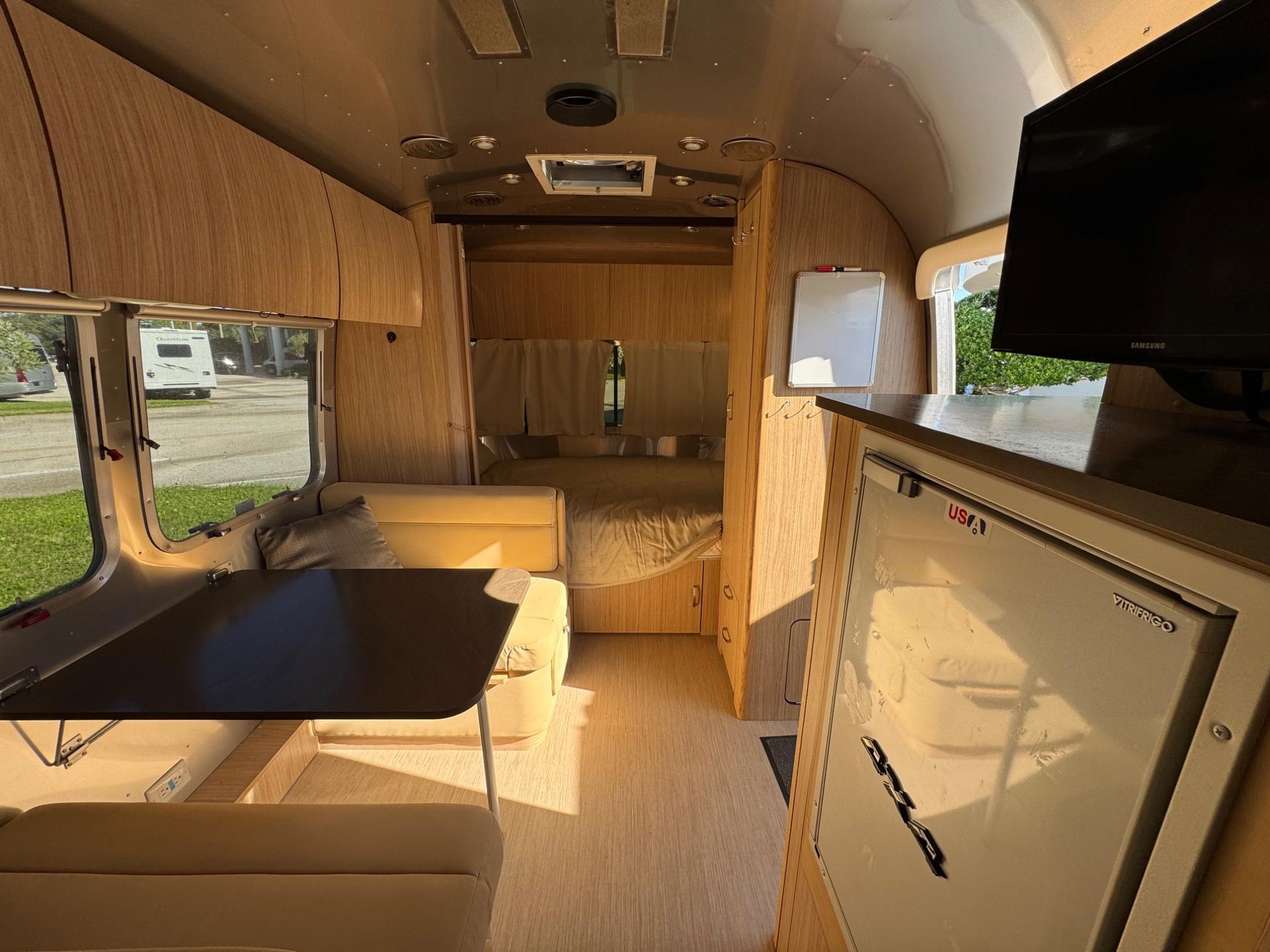 2019 Airstream 2019 Airstream Flying Cloud - thumbnail 6