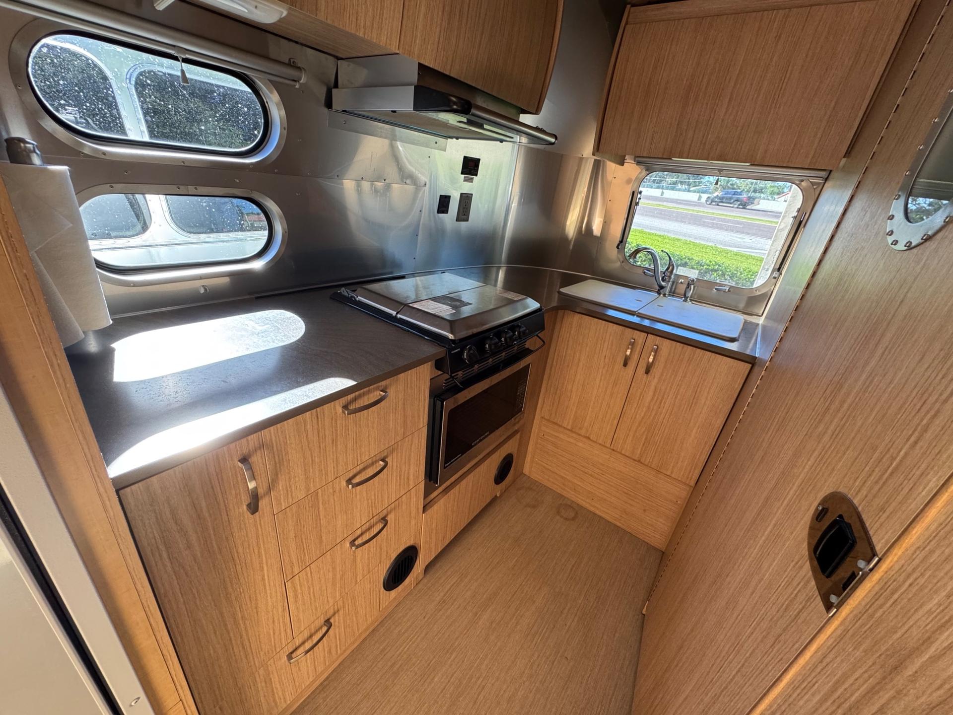 2019 Airstream 2019 Airstream Flying Cloud - thumbnail 7