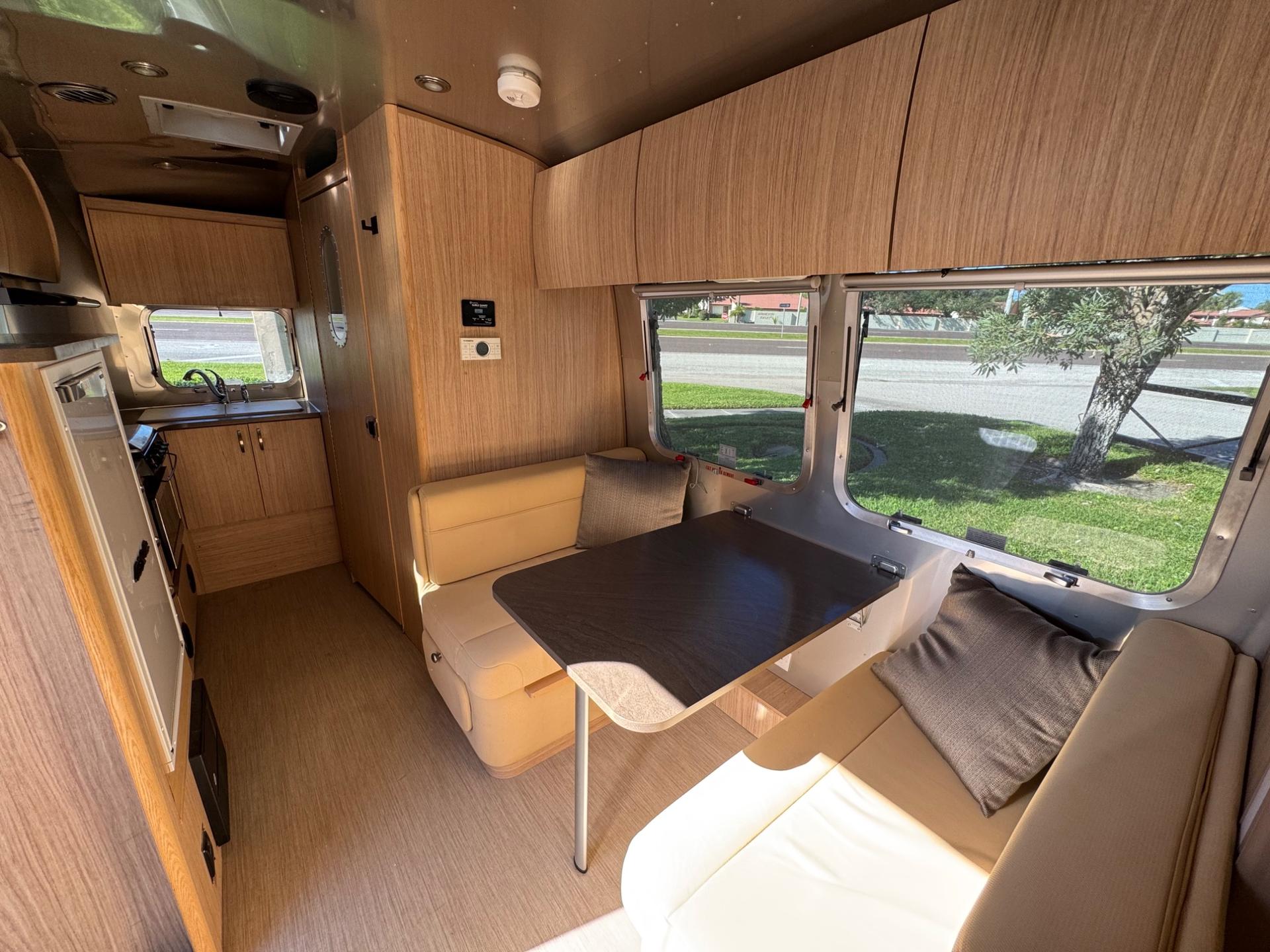 2019 Airstream 2019 Airstream Flying Cloud - thumbnail 13