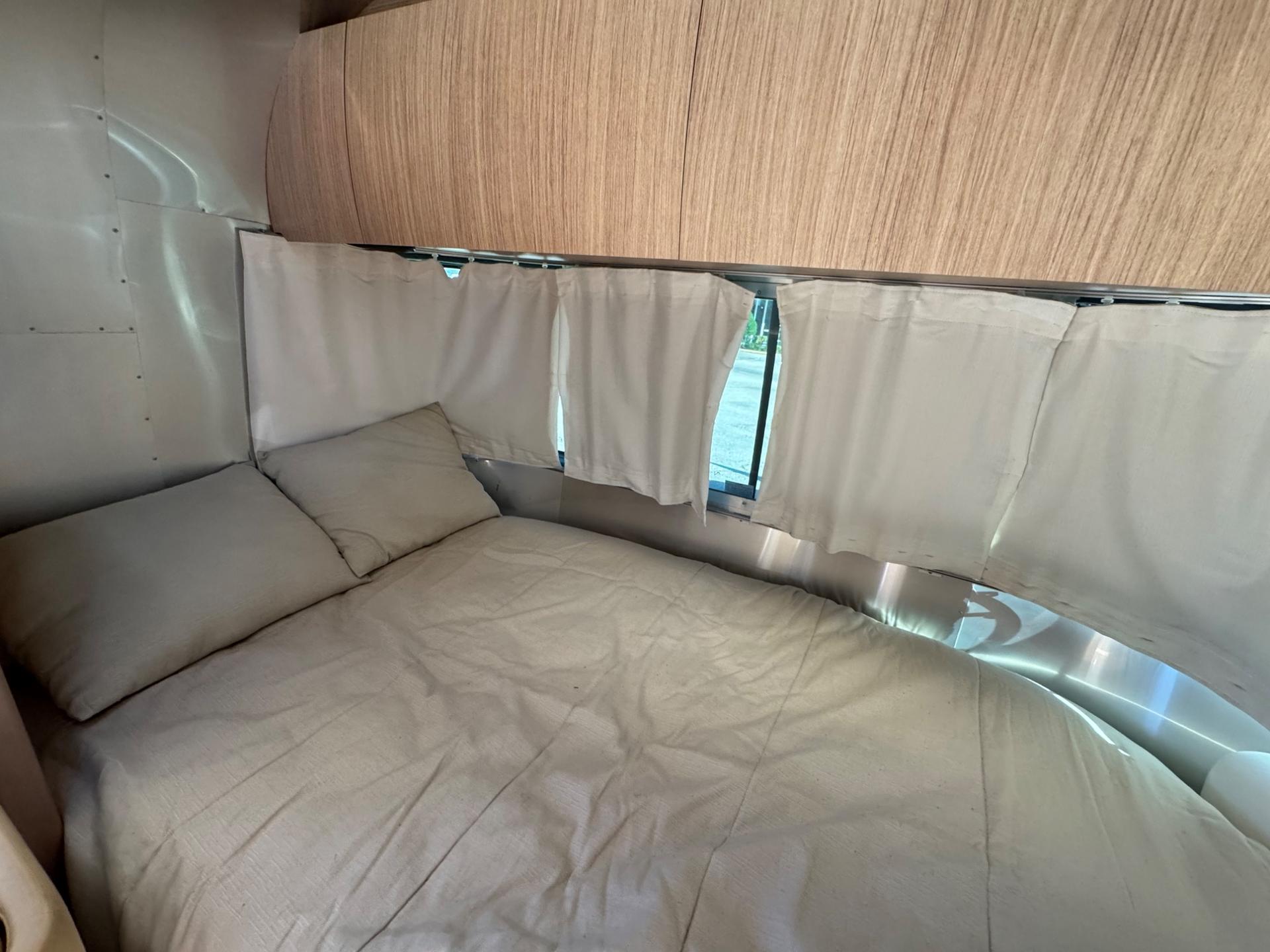 2019 Airstream 2019 Airstream Flying Cloud - thumbnail 16
