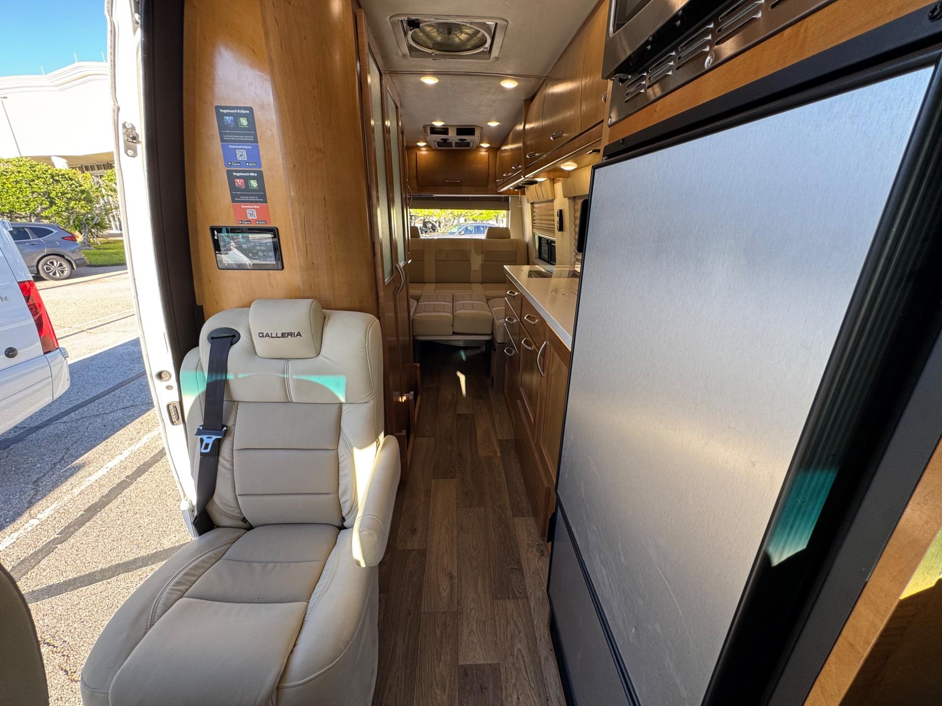 2021 COACHMEN 2021 COACHMEN GALLERIA - thumbnail 6