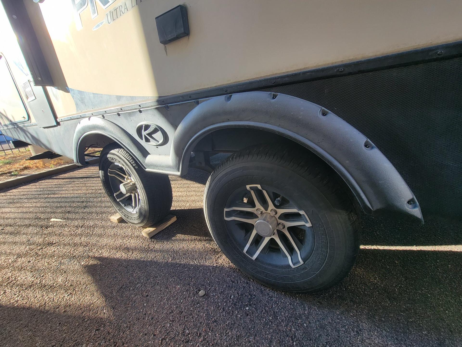 2018 Keystone 2018 Keystone Premier - thumbnail 12