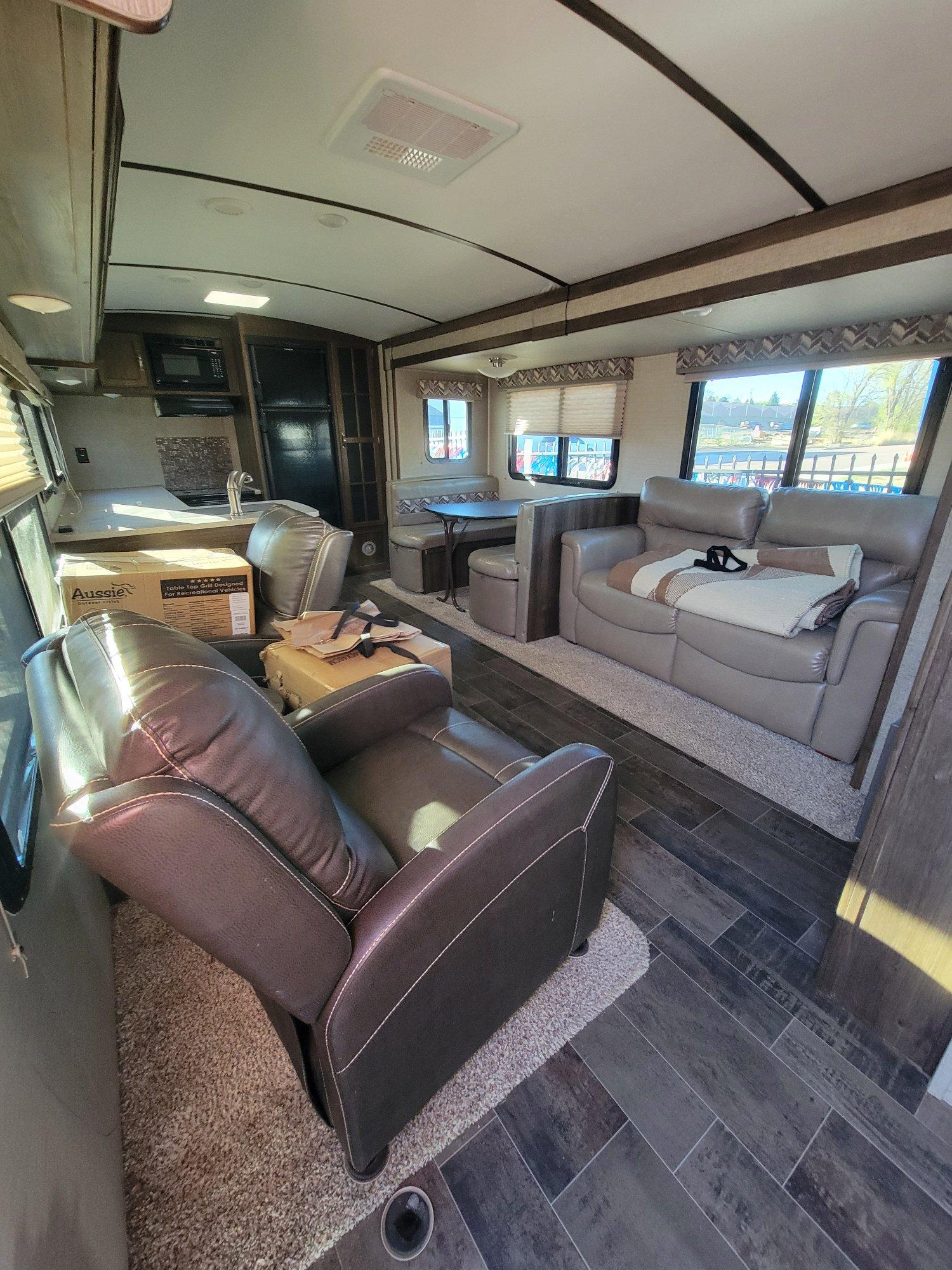 2018 Keystone 2018 Keystone Premier - thumbnail 14