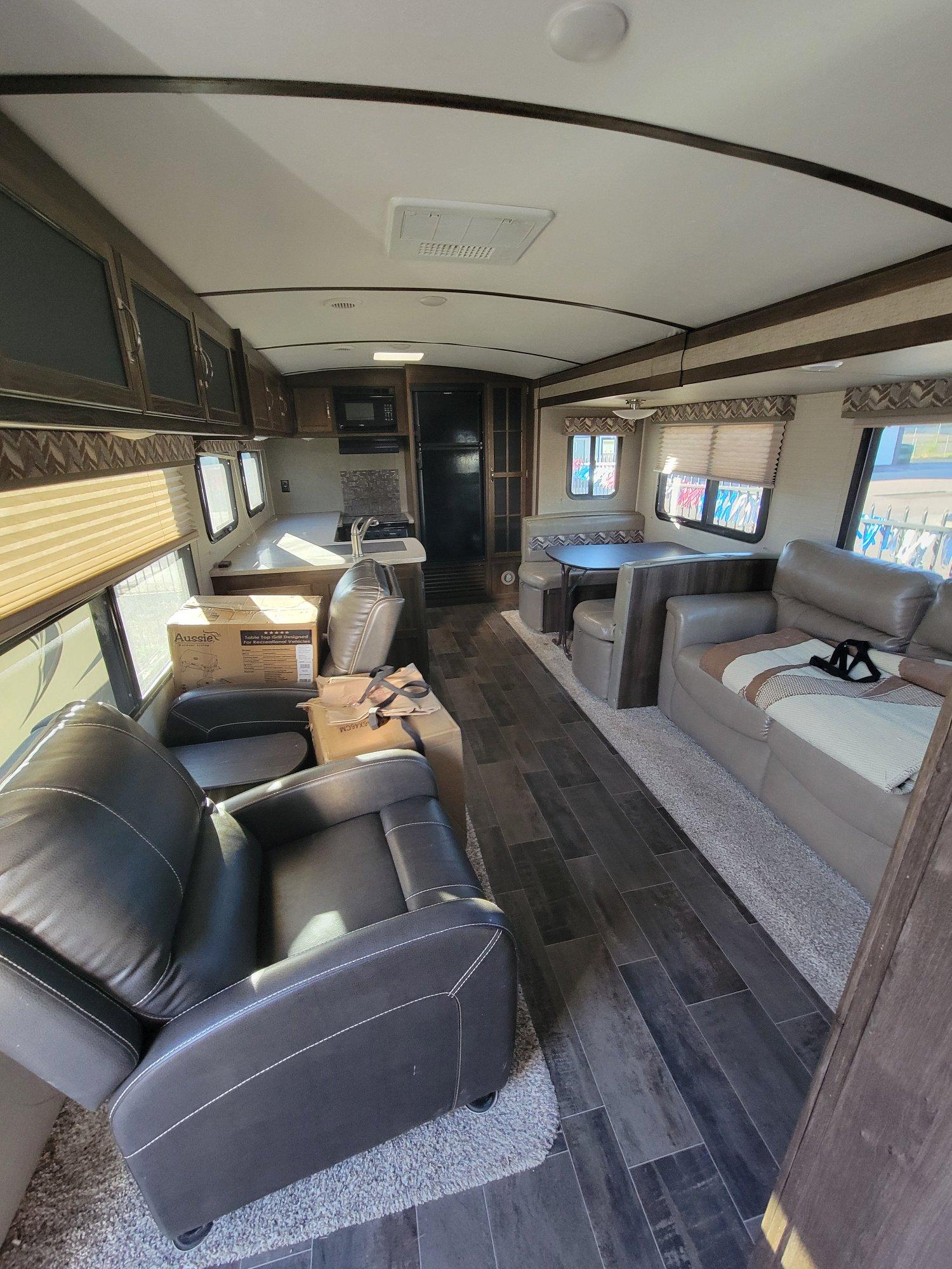 2018 Keystone 2018 Keystone Premier - thumbnail 15