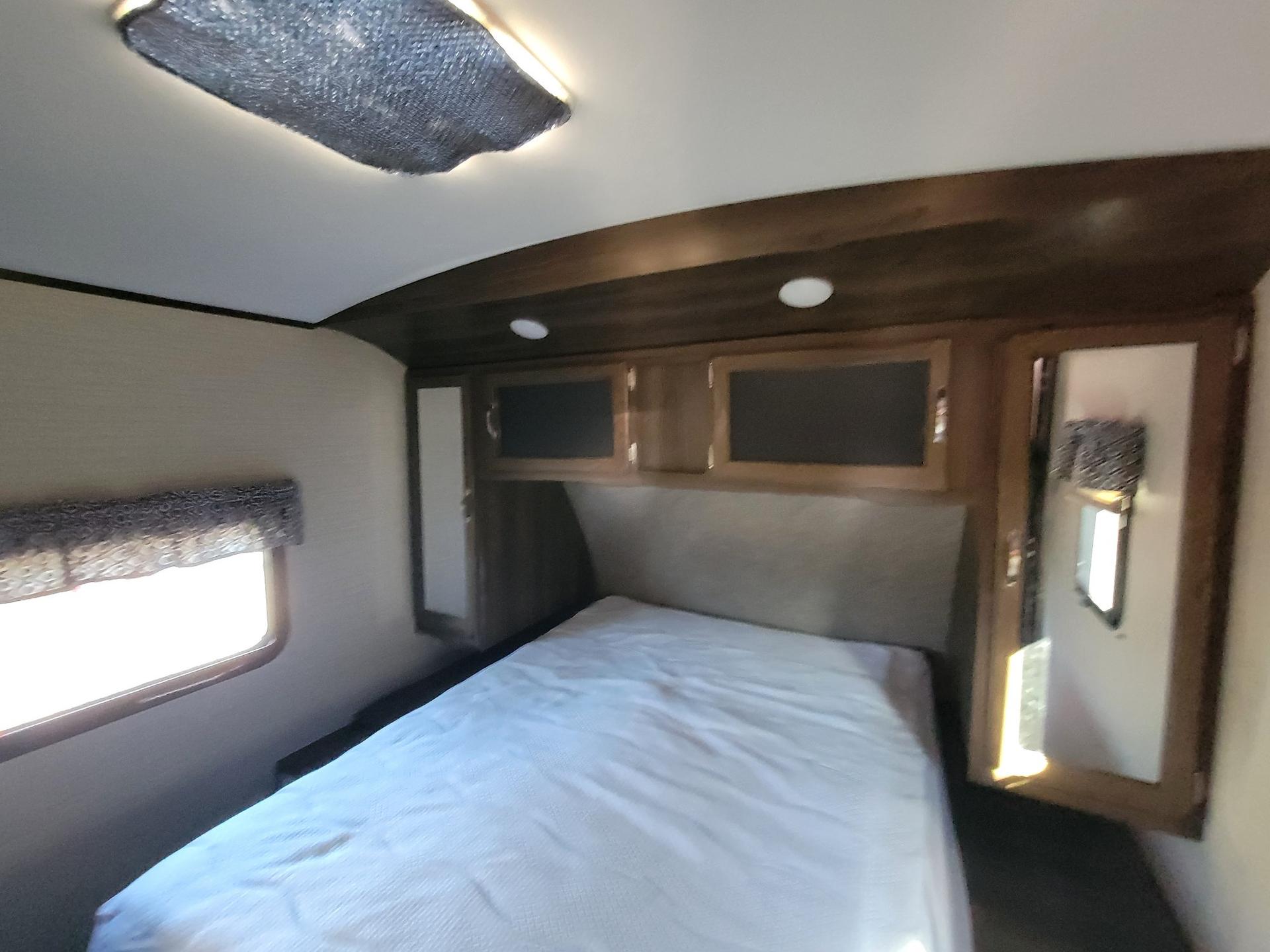 2018 Keystone 2018 Keystone Premier - thumbnail 24