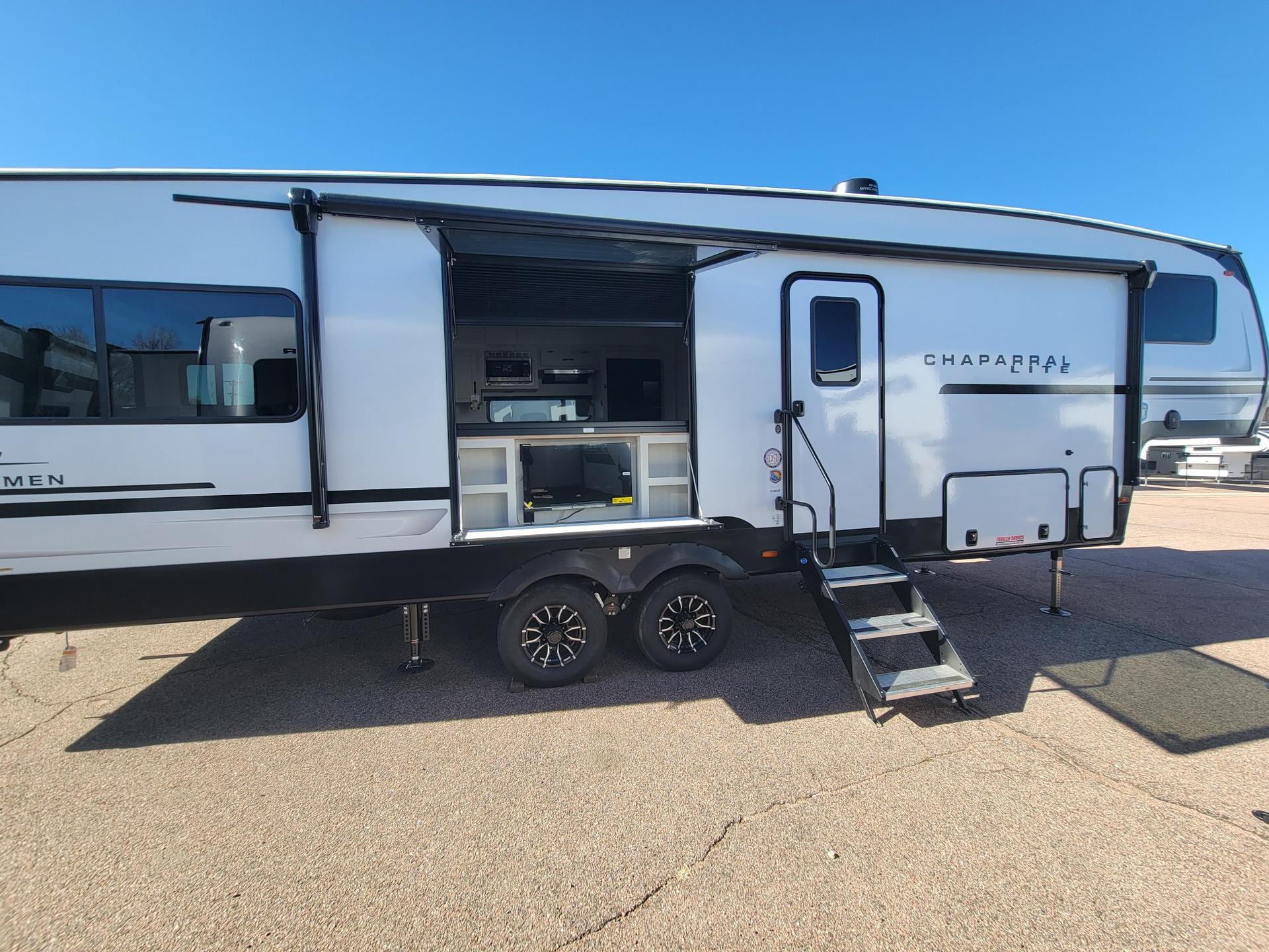 2026 Coachmen 2026 Coachmen Chaparral Lite - thumbnail 3