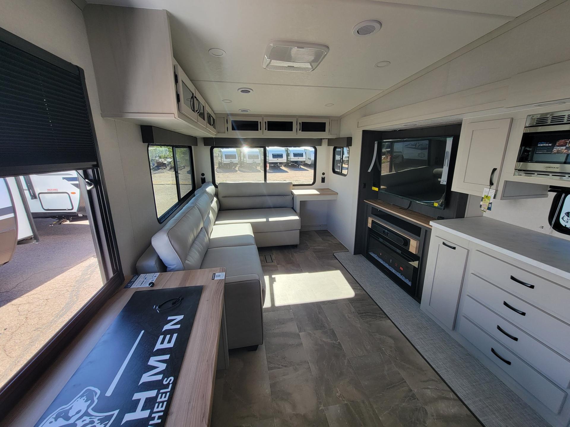 2026 Coachmen 2026 Coachmen Chaparral Lite - thumbnail 11