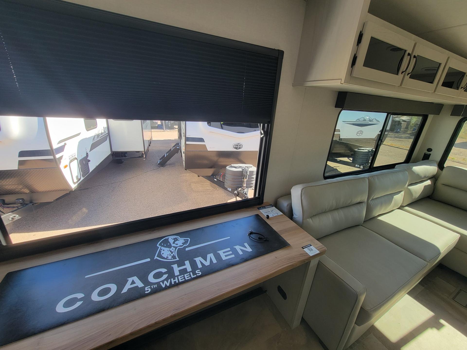 2026 Coachmen 2026 Coachmen Chaparral Lite - thumbnail 13