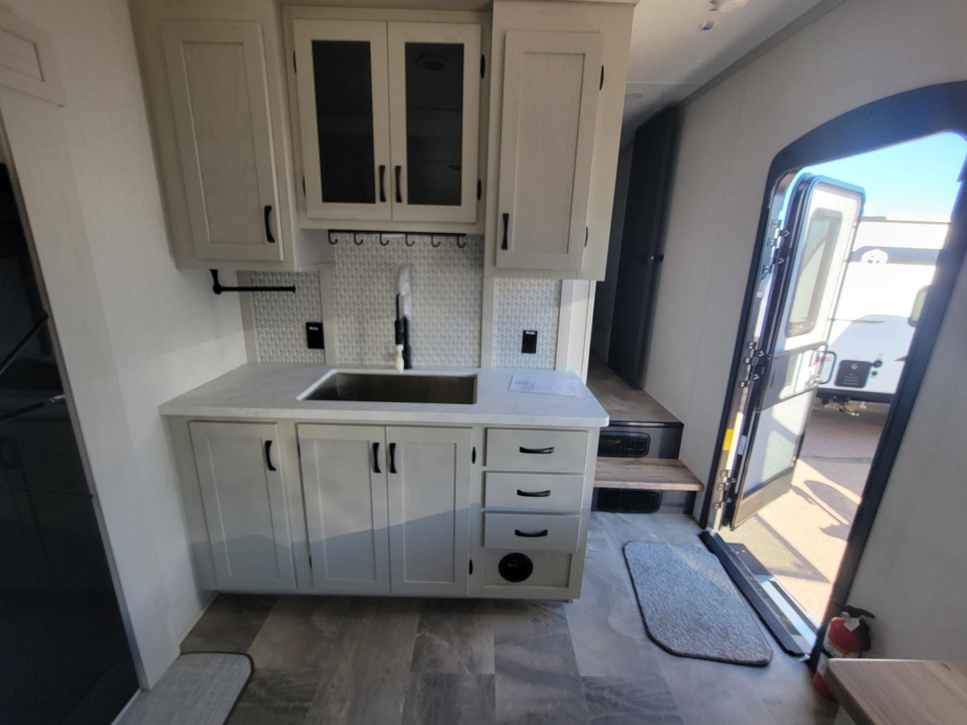 2026 Coachmen 2026 Coachmen Chaparral Lite - thumbnail 14