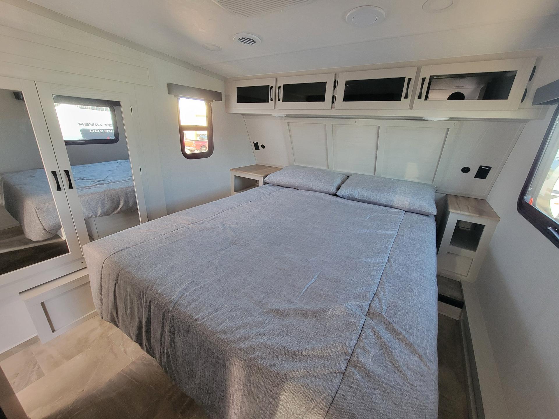 2026 Coachmen 2026 Coachmen Chaparral Lite - thumbnail 20