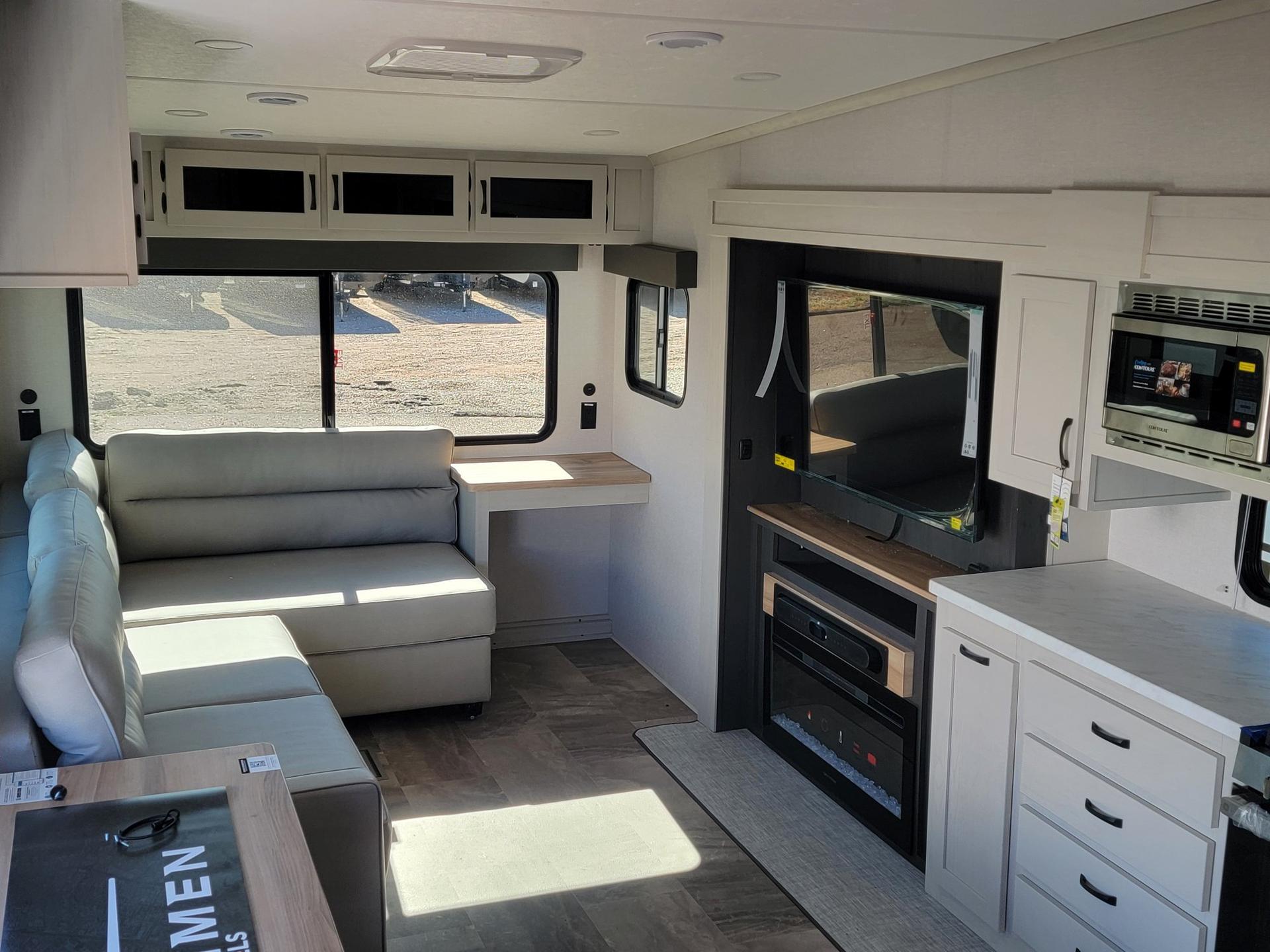 2026 Coachmen 2026 Coachmen Chaparral Lite - thumbnail 22