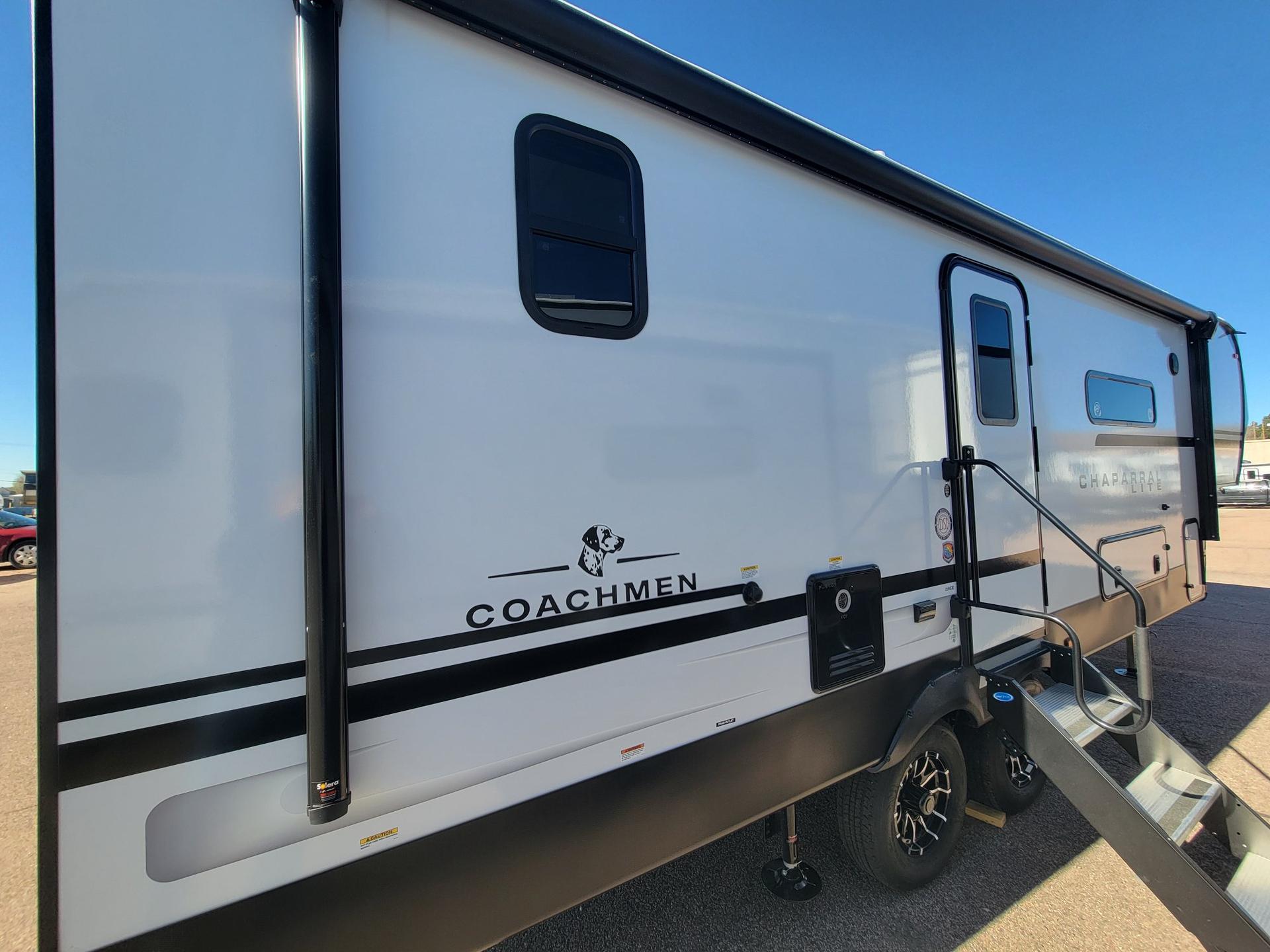 2026 Coachmen 2026 Coachmen Chaparral Lite - thumbnail 3