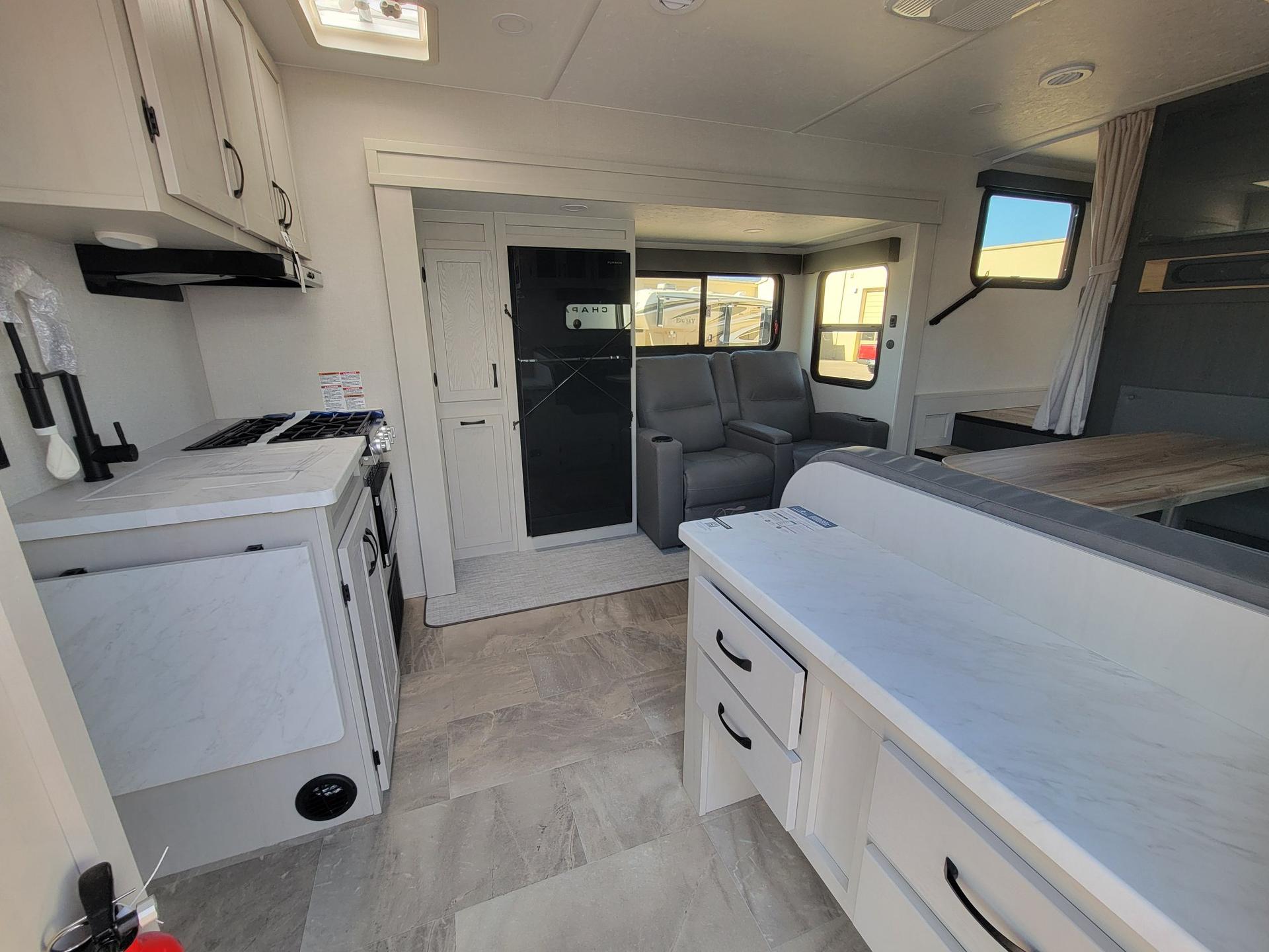 2026 Coachmen 2026 Coachmen Chaparral Lite - thumbnail 12