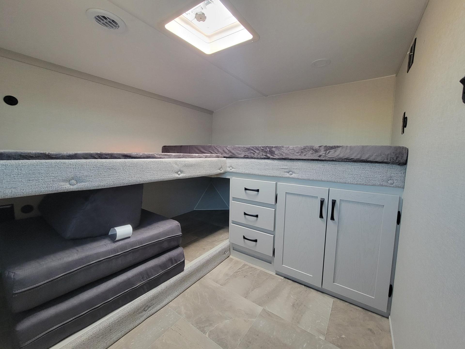 2026 Coachmen 2026 Coachmen Chaparral Lite - thumbnail 16