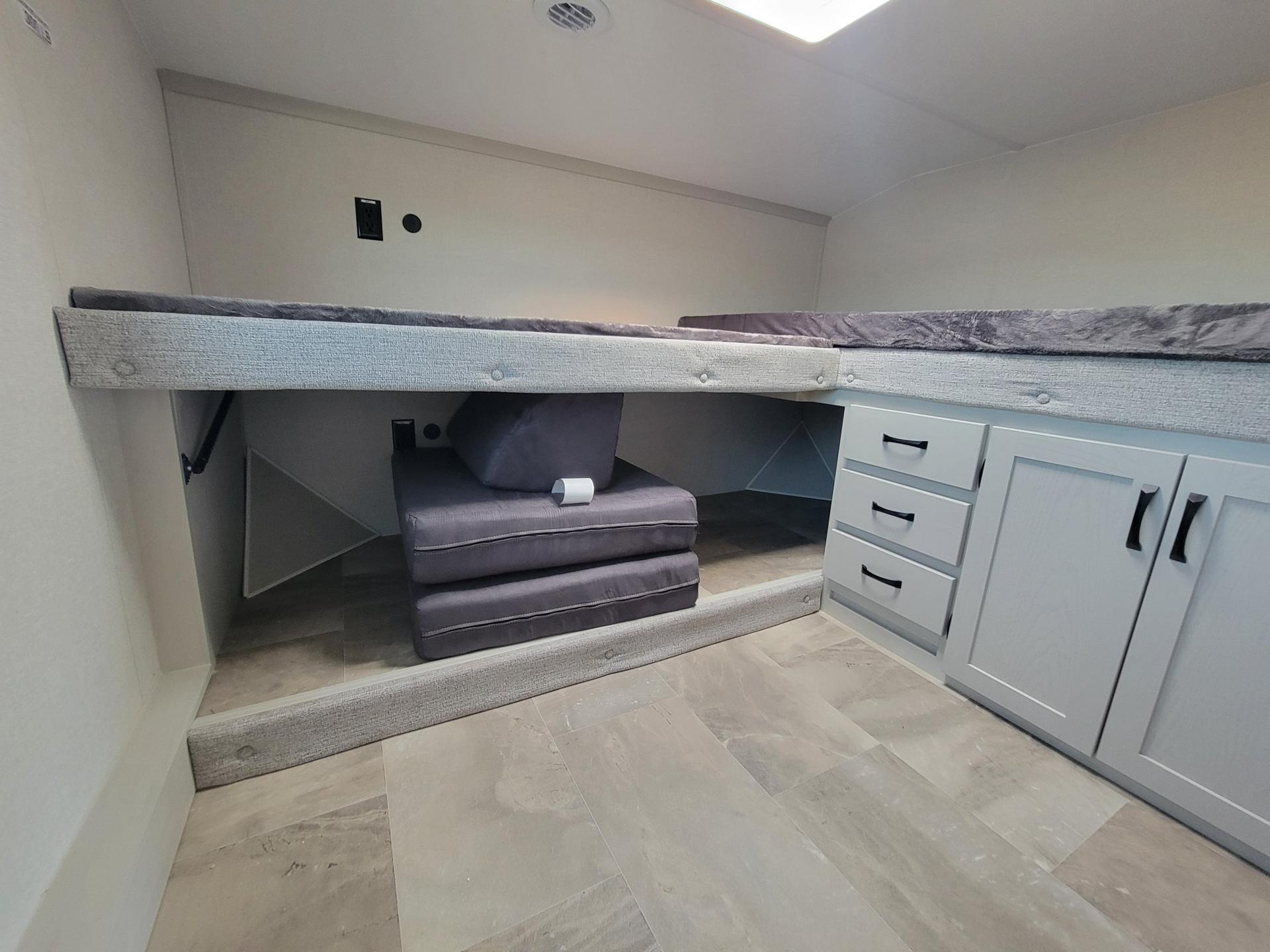 2026 Coachmen 2026 Coachmen Chaparral Lite - thumbnail 17