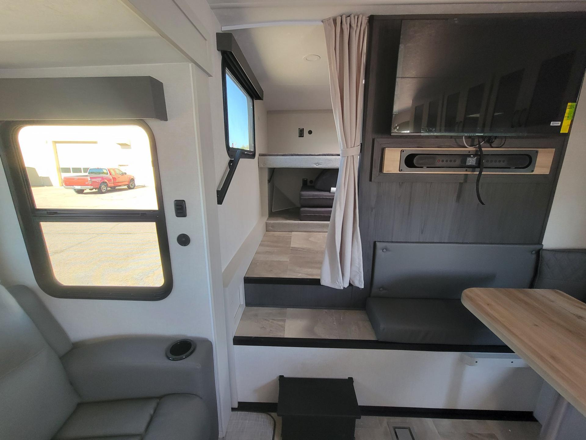 2026 Coachmen 2026 Coachmen Chaparral Lite - thumbnail 18