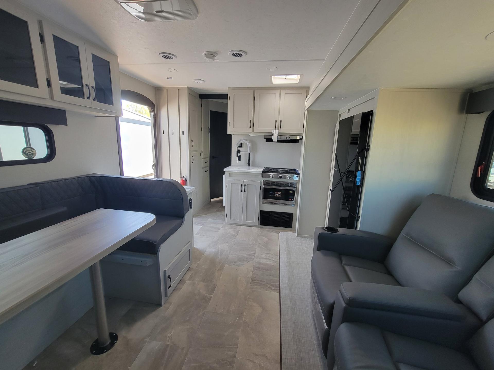 2026 Coachmen 2026 Coachmen Chaparral Lite - thumbnail 19