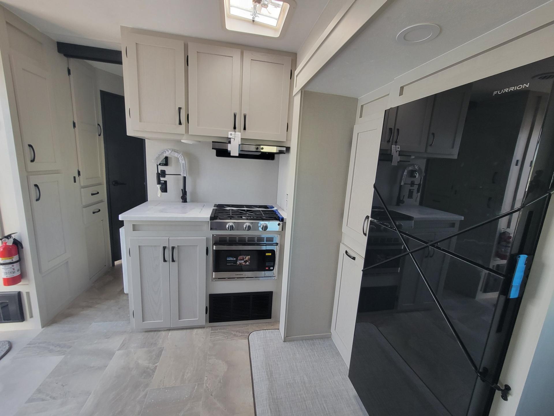 2026 Coachmen 2026 Coachmen Chaparral Lite - thumbnail 20