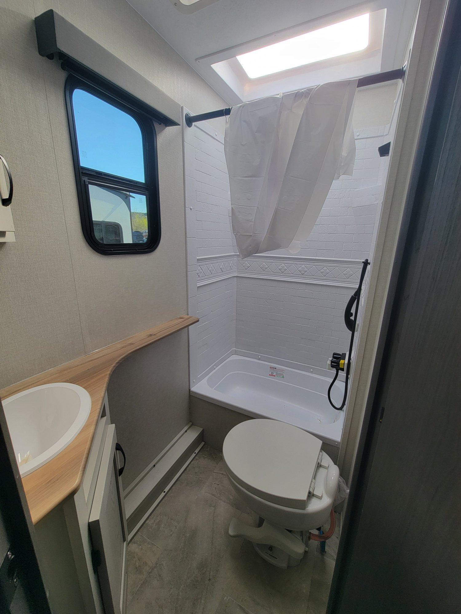 2026 Coachmen 2026 Coachmen Chaparral Lite - thumbnail 24