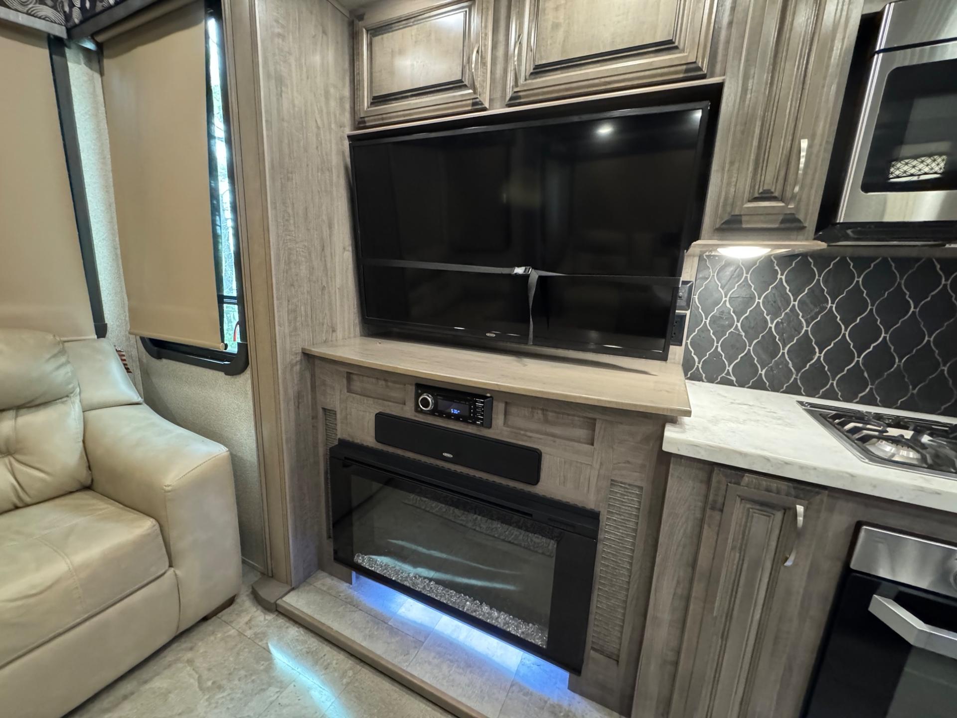 2020 Forest River 2020 Forest River Cedar Creek Cottage - thumbnail 18