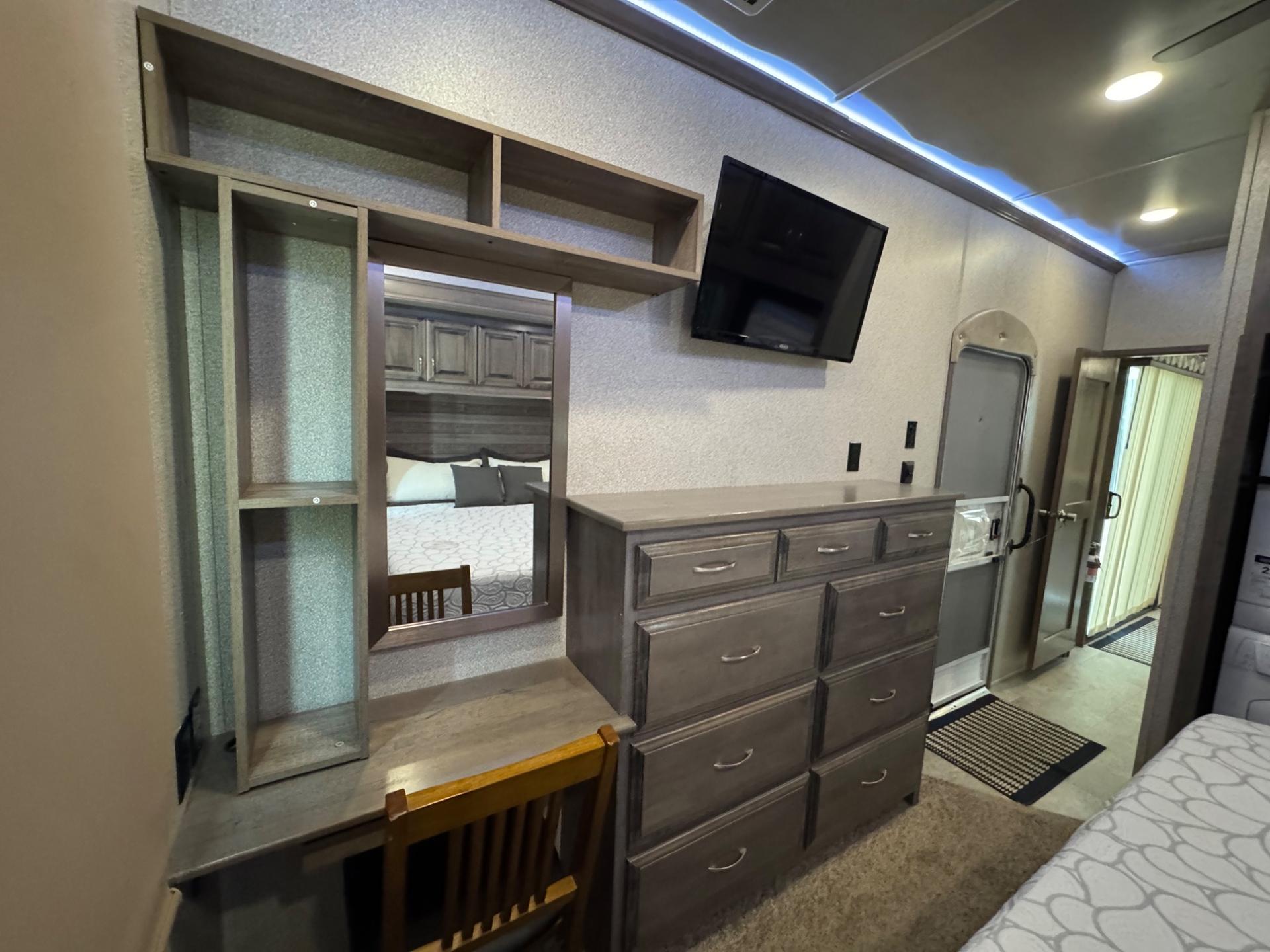 2020 Forest River 2020 Forest River Cedar Creek Cottage - thumbnail 29