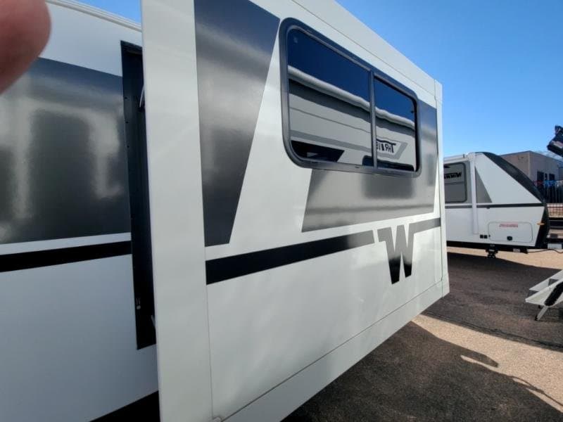 2026 Winnebago 2026 Winnebago Micro Minnie - thumbnail 3