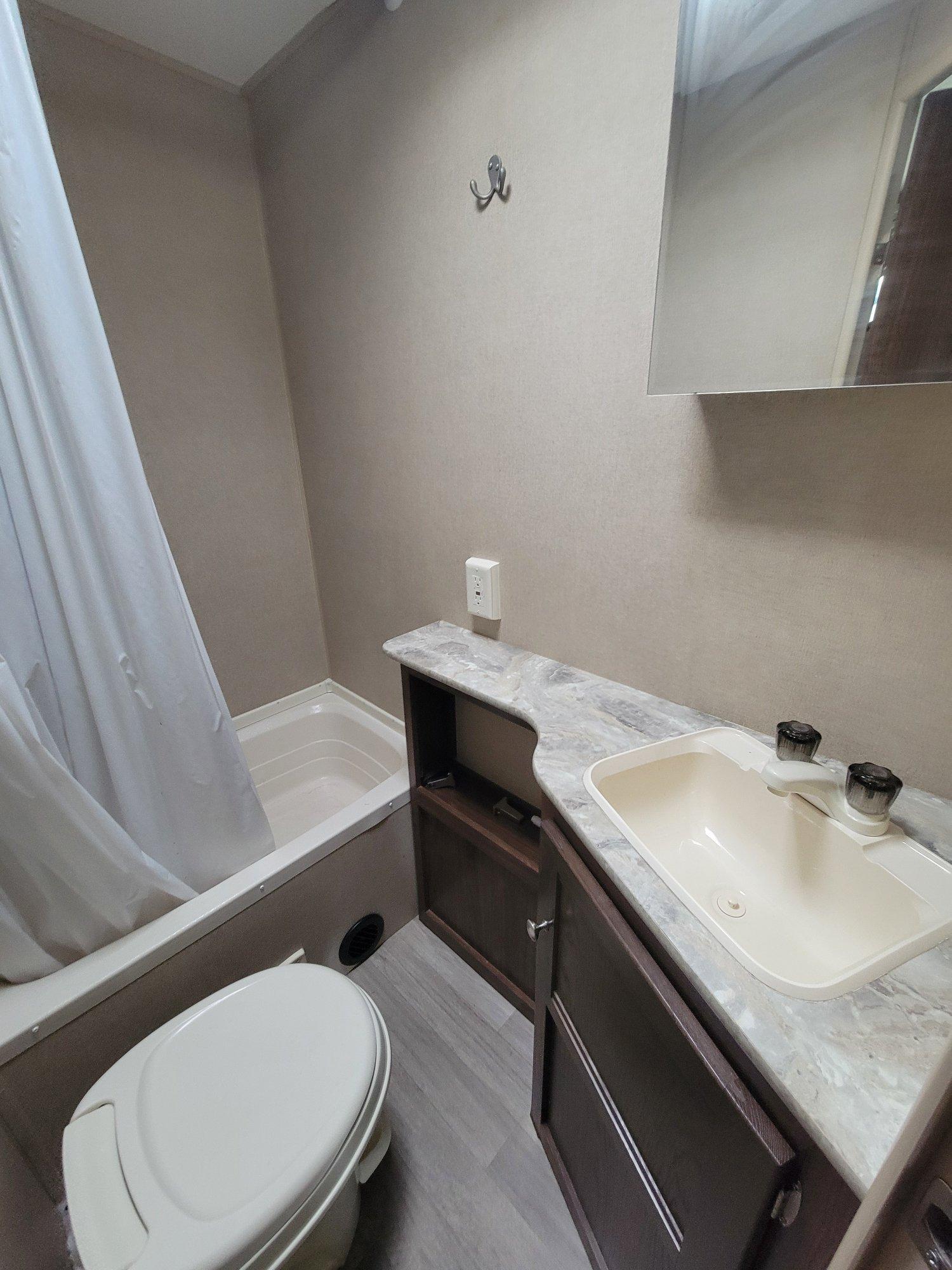 2017 Coleman 2017 Coleman Lantern - thumbnail 16