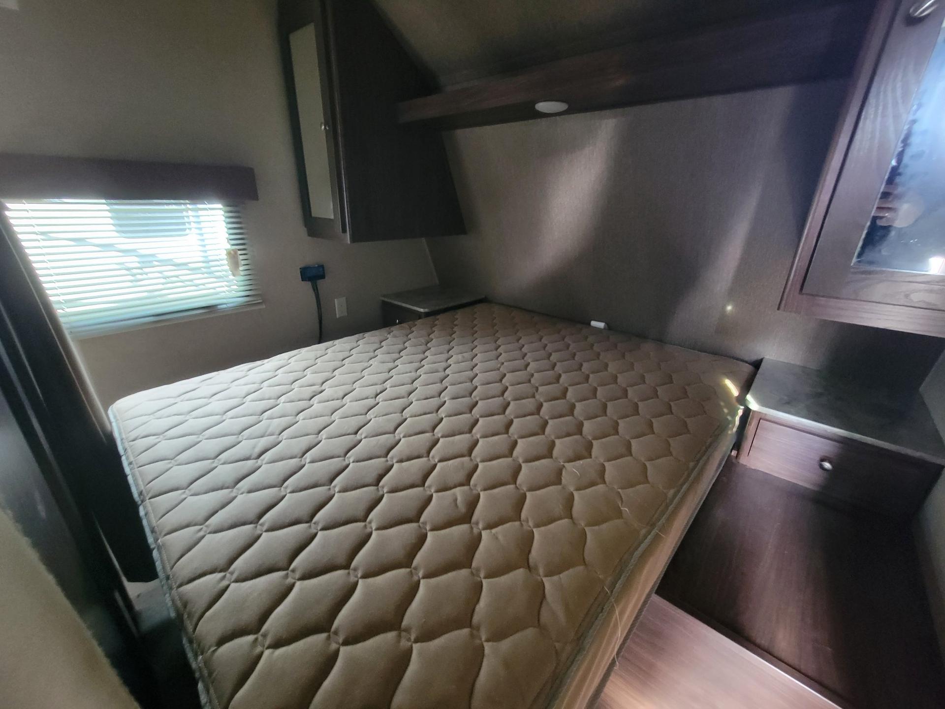 2017 Coleman 2017 Coleman Lantern - thumbnail 20