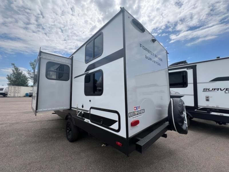 2026 Forest River 2026 Forest River Surveyor - thumbnail 3