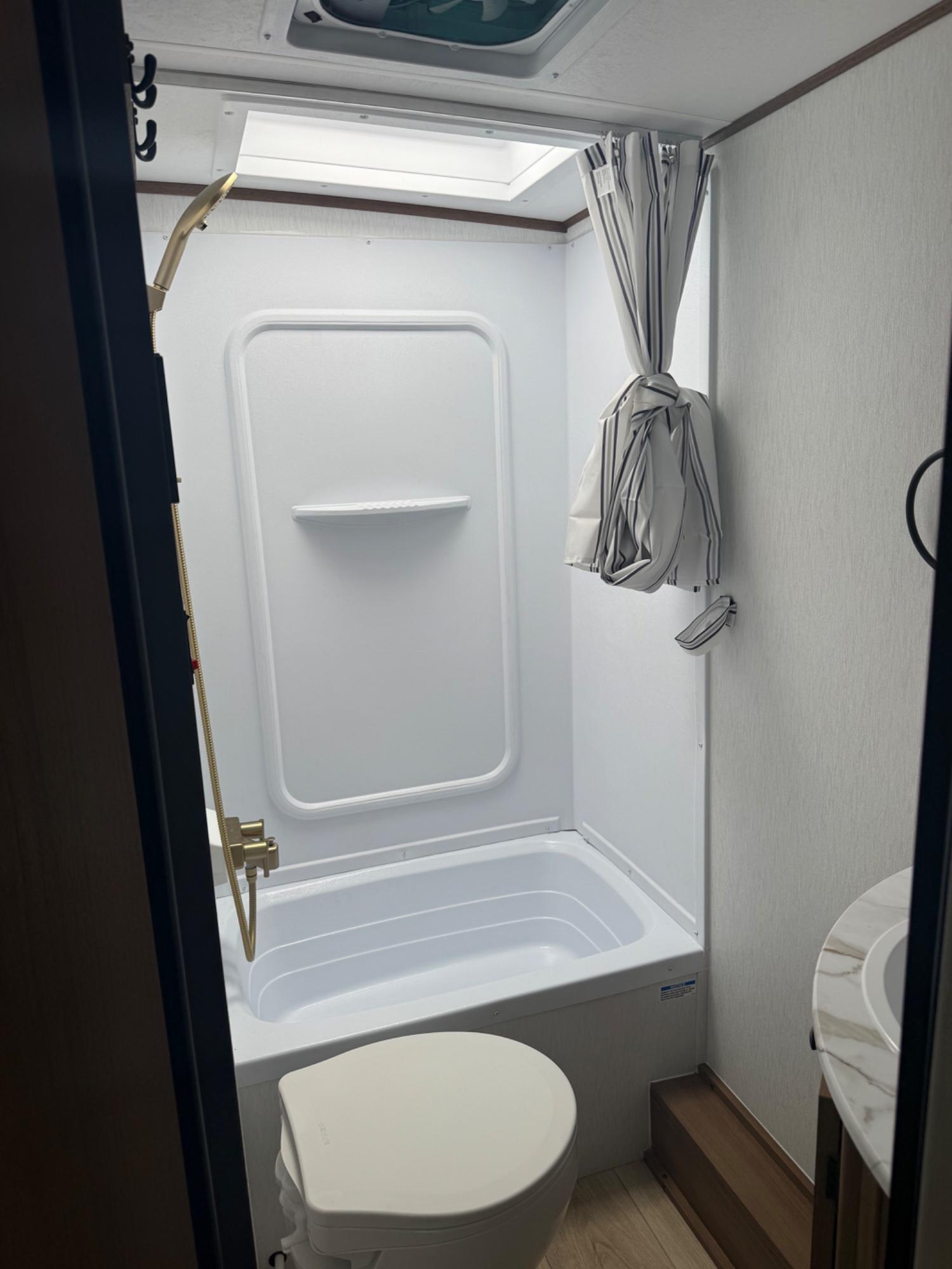 2026 Coachmen 2026 Coachmen Apex Nano - thumbnail 19