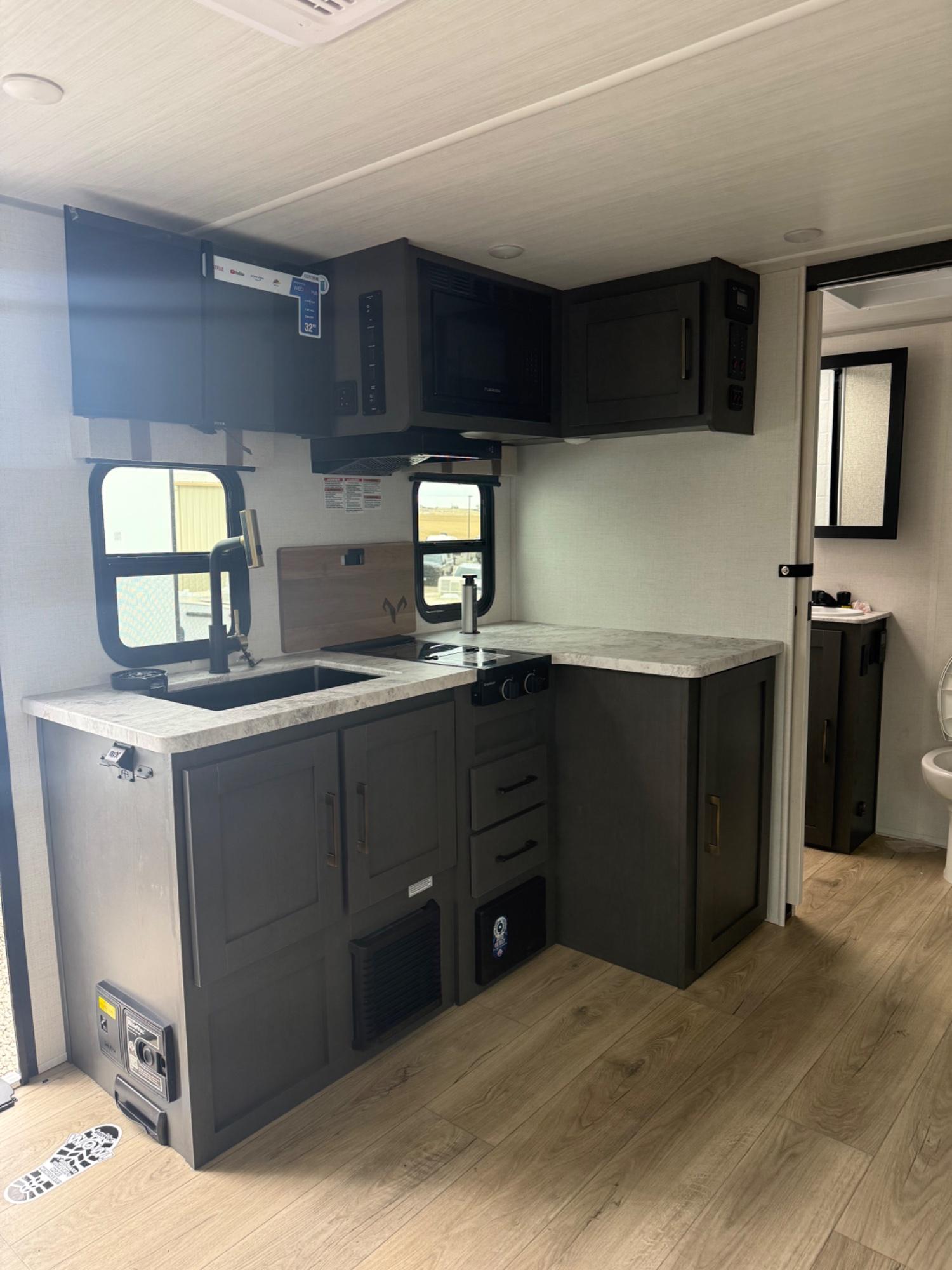 2025 Forest River 2025 Forest River IBEX - thumbnail 6