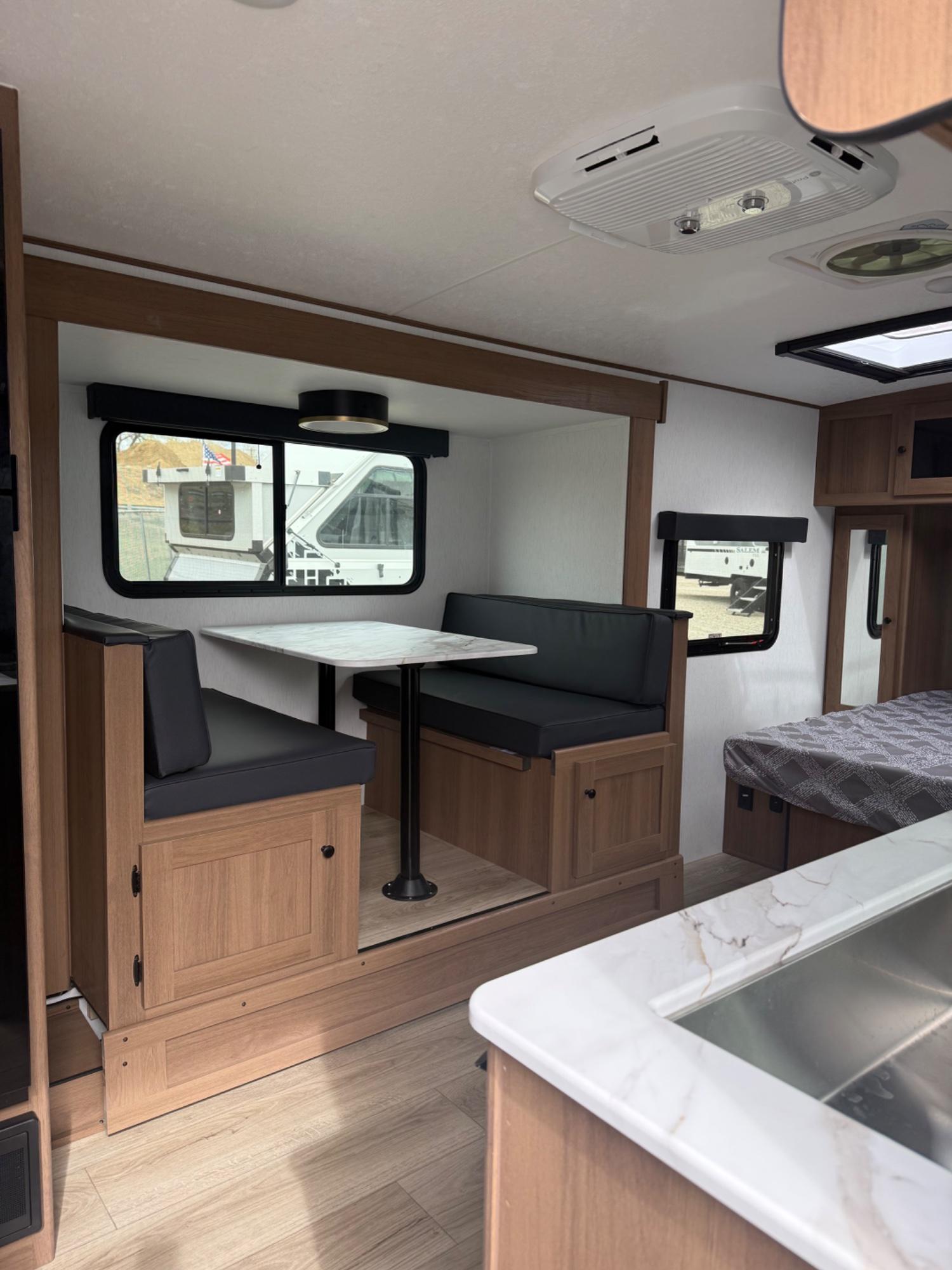 2025 Prime Time RV 2025 Prime Time RV Tracer - thumbnail 4