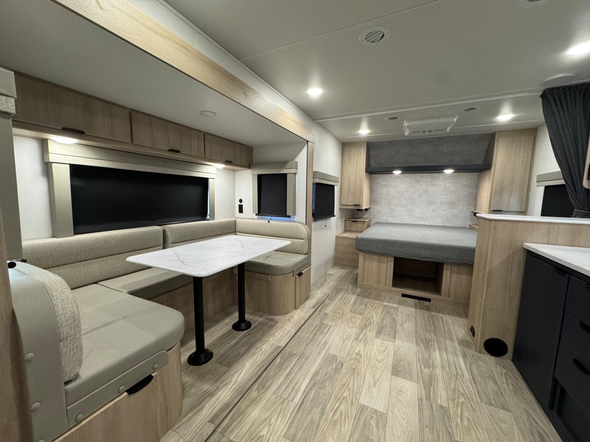 2025 Winnebago 2025 Winnebago Minnie - thumbnail 6