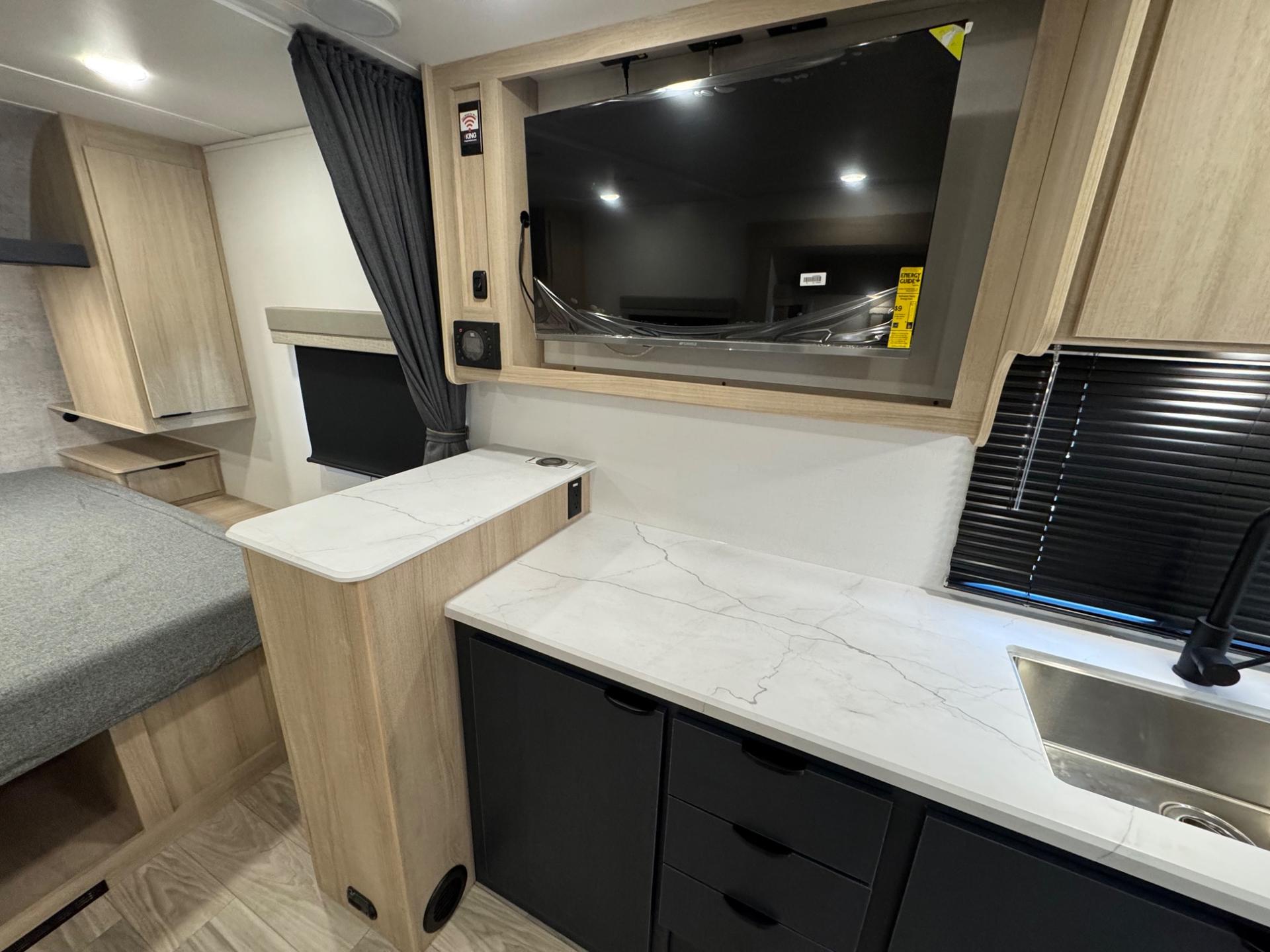 2025 Winnebago 2025 Winnebago Minnie - thumbnail 11