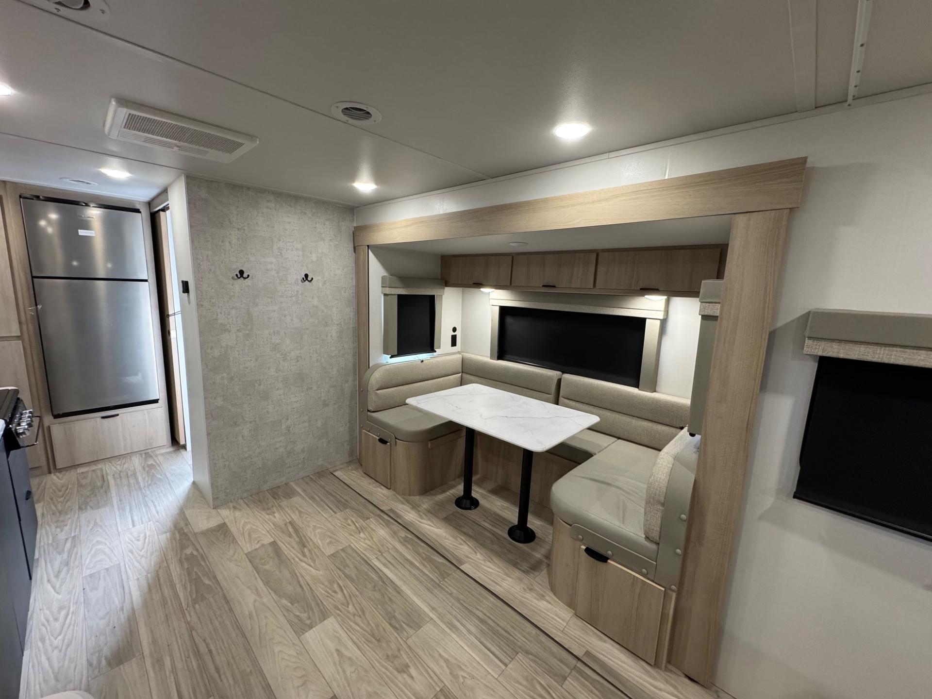 2025 Winnebago 2025 Winnebago Minnie - thumbnail 15
