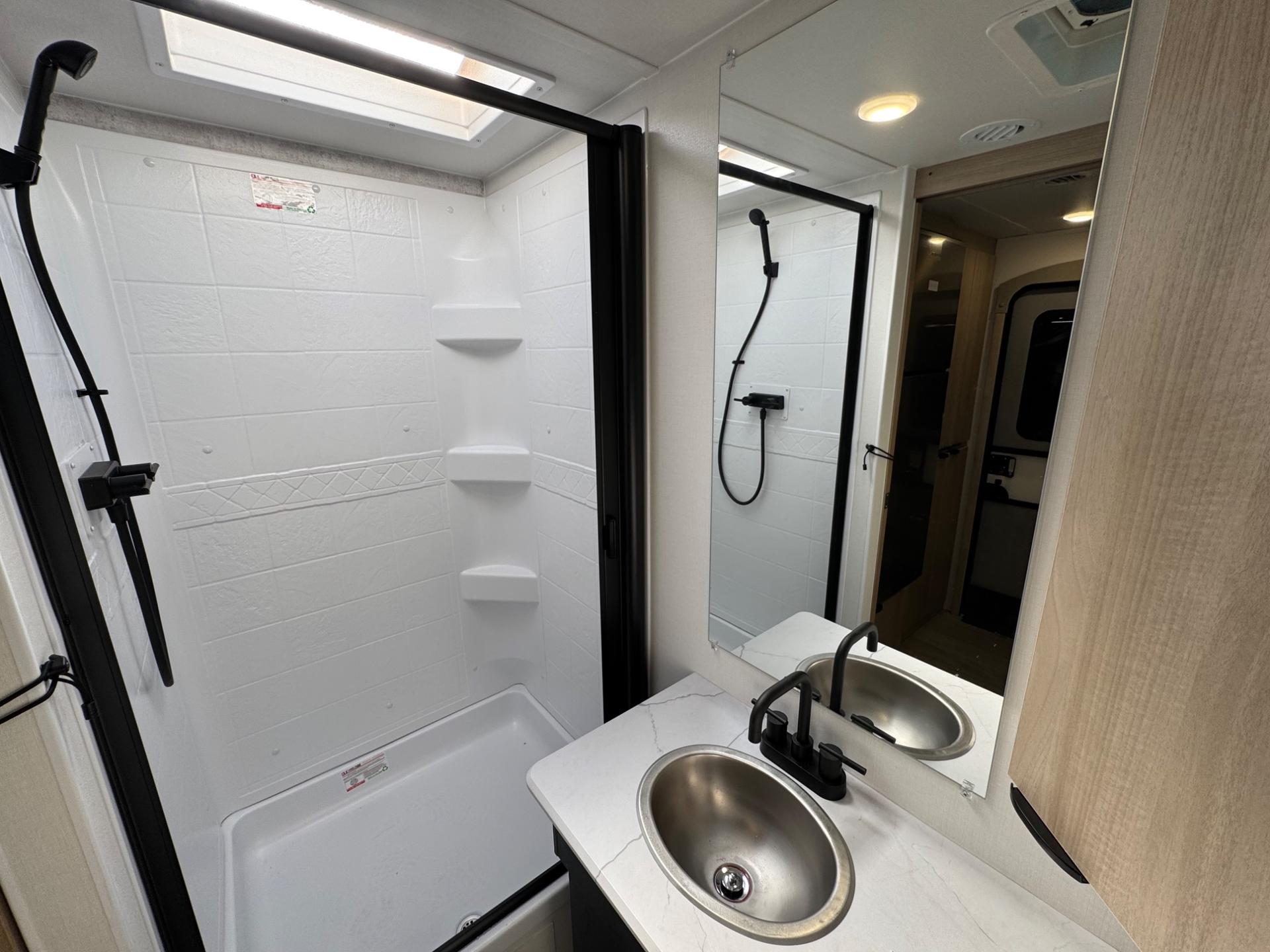 2025 Winnebago 2025 Winnebago Minnie - thumbnail 19