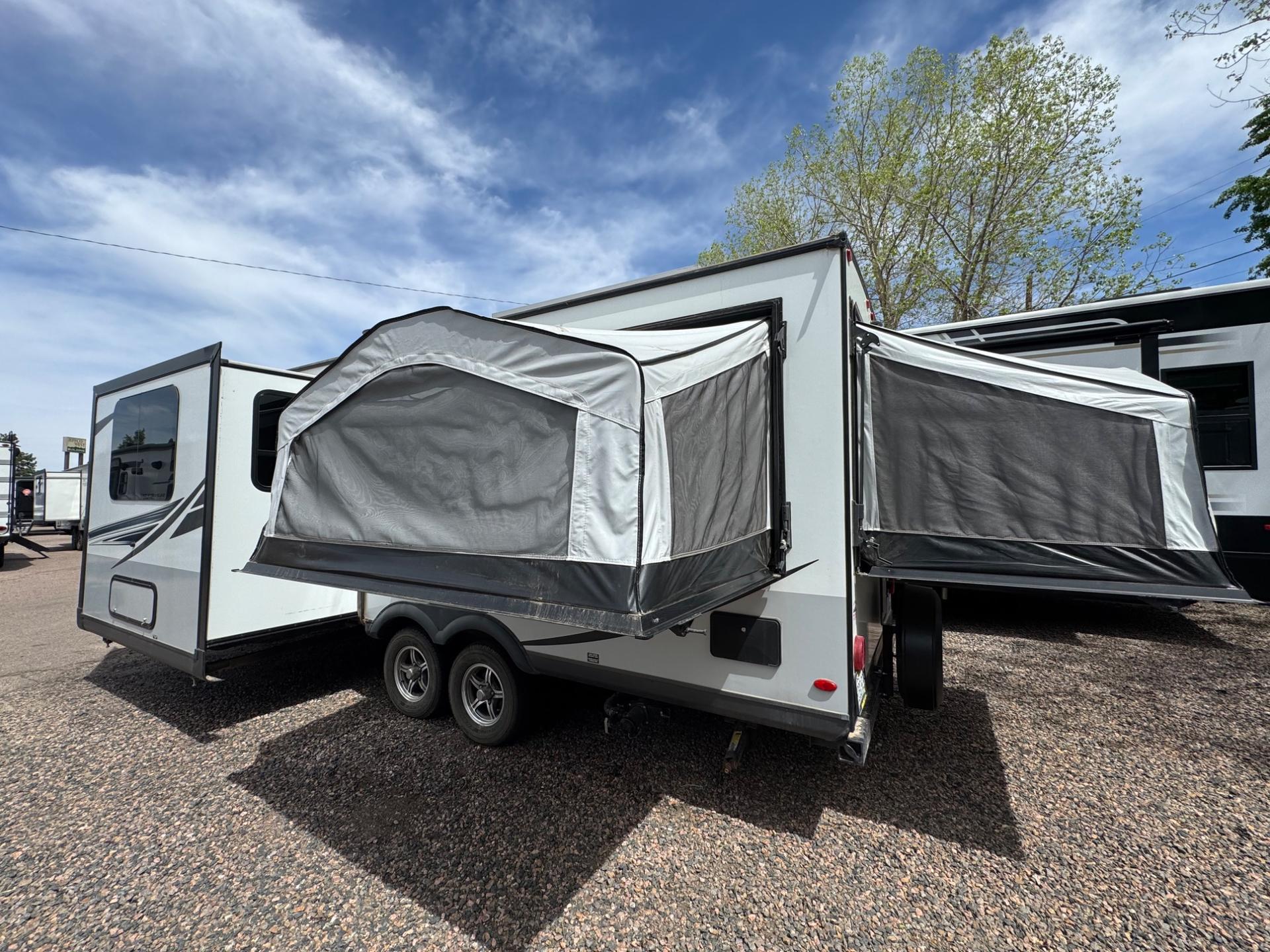 2021 Forest River 2021 Forest River Flagstaff Shamrock Hybrid - thumbnail 4