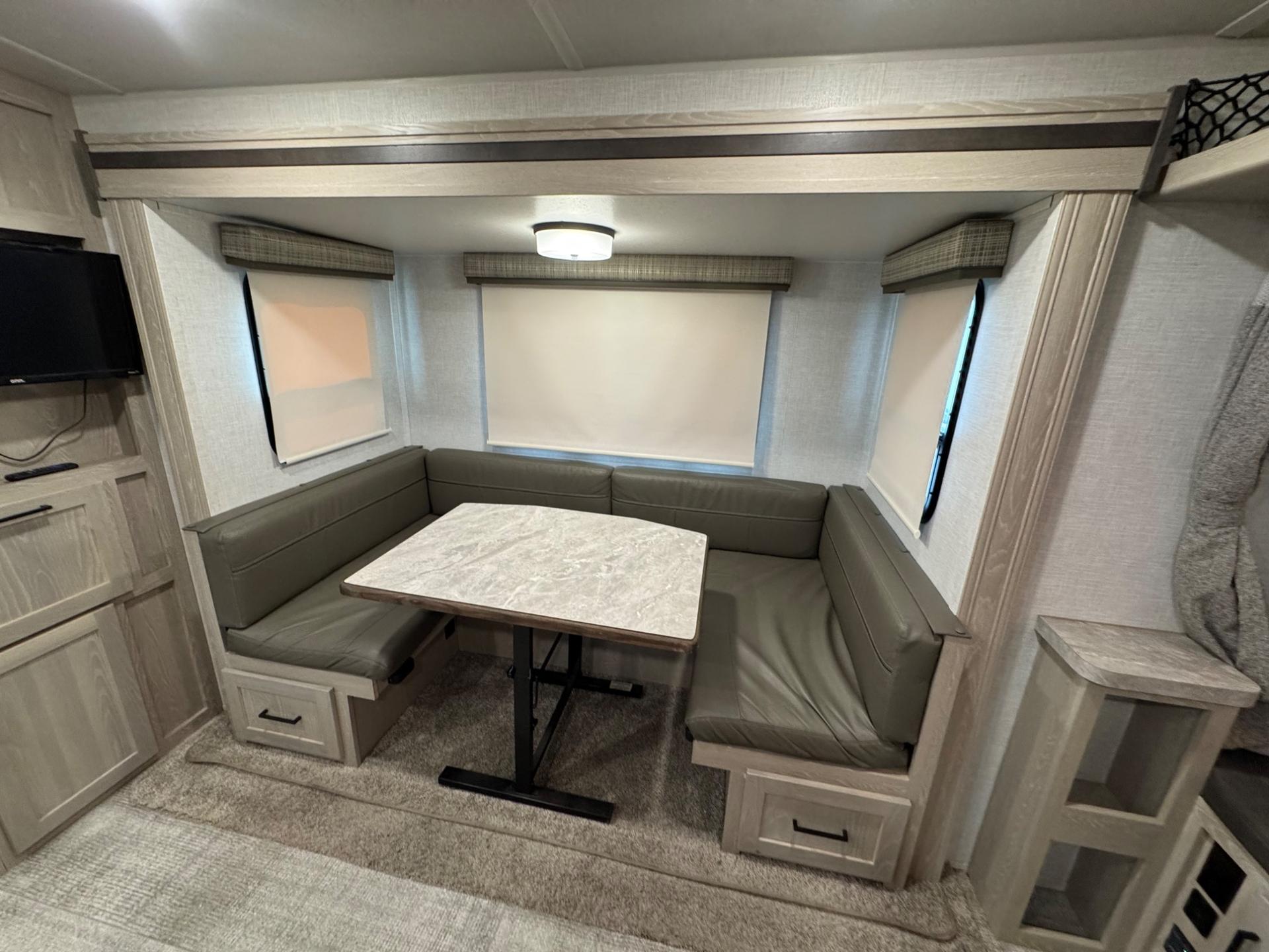 2021 Forest River 2021 Forest River Flagstaff Shamrock Hybrid - thumbnail 10