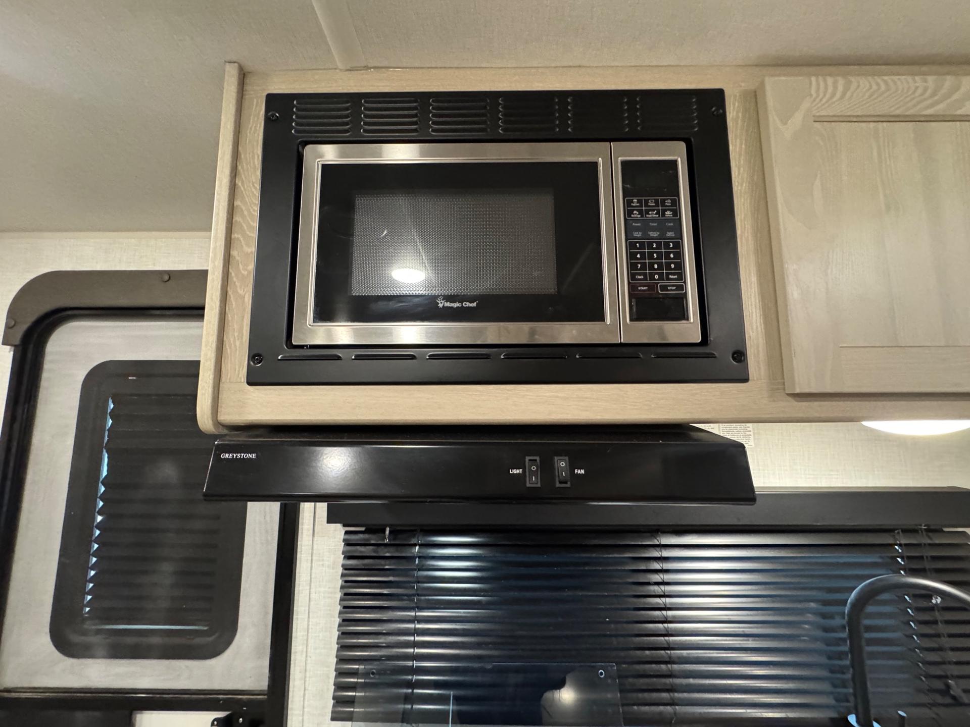 2021 Forest River 2021 Forest River Flagstaff Shamrock Hybrid - thumbnail 13