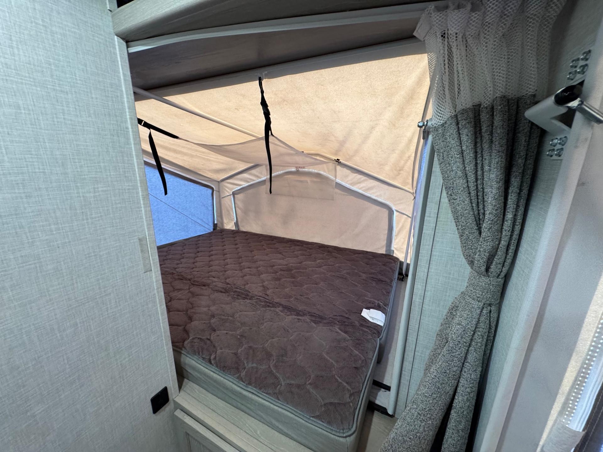 2021 Forest River 2021 Forest River Flagstaff Shamrock Hybrid - thumbnail 17