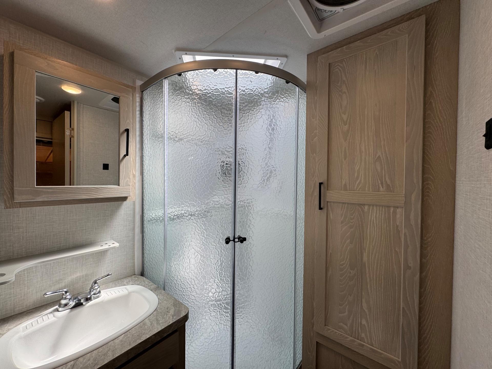 2021 Forest River 2021 Forest River Flagstaff Shamrock Hybrid - thumbnail 19