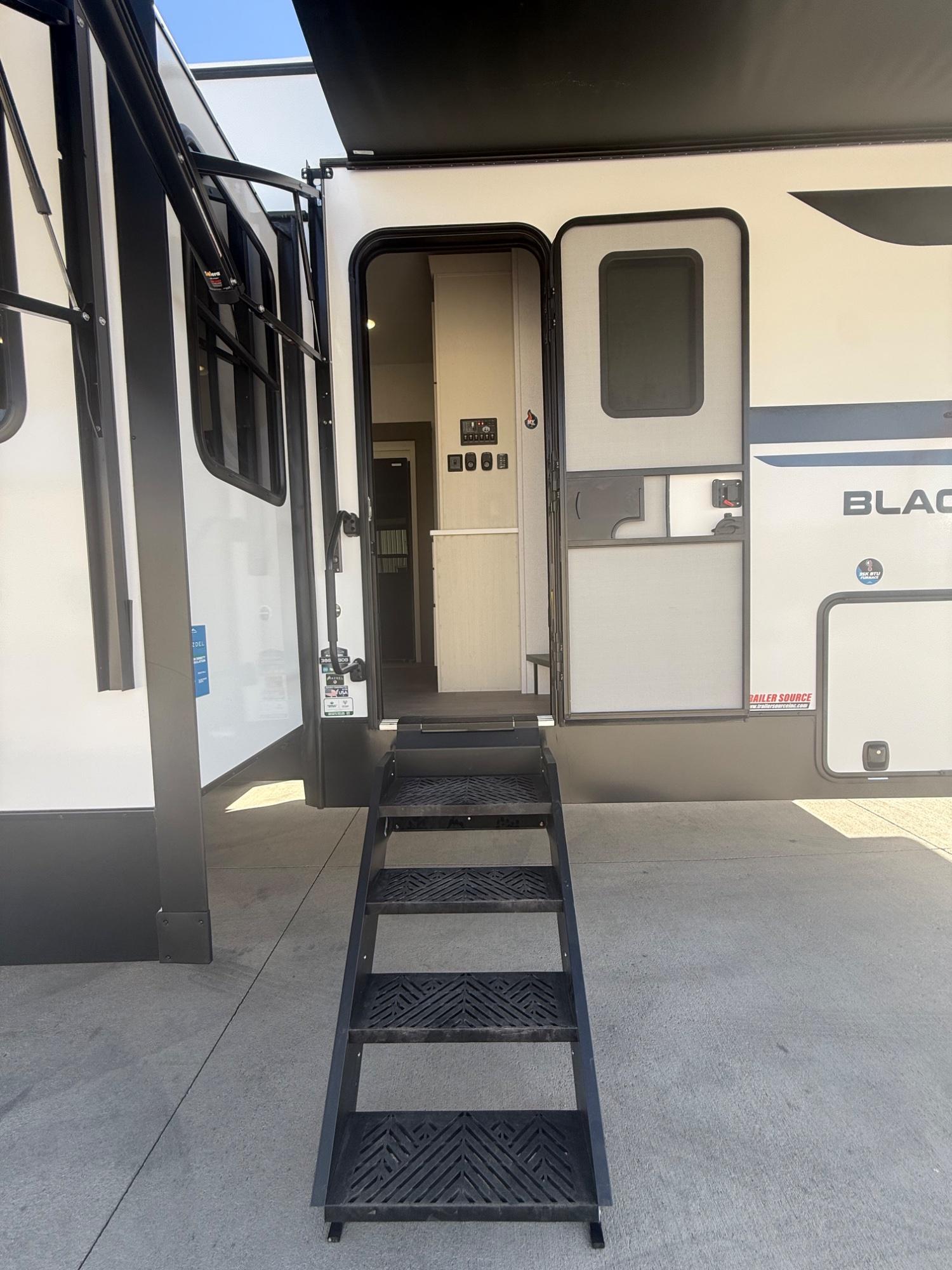 2026 Forest River 2026 Forest River Blackthorn - thumbnail 5