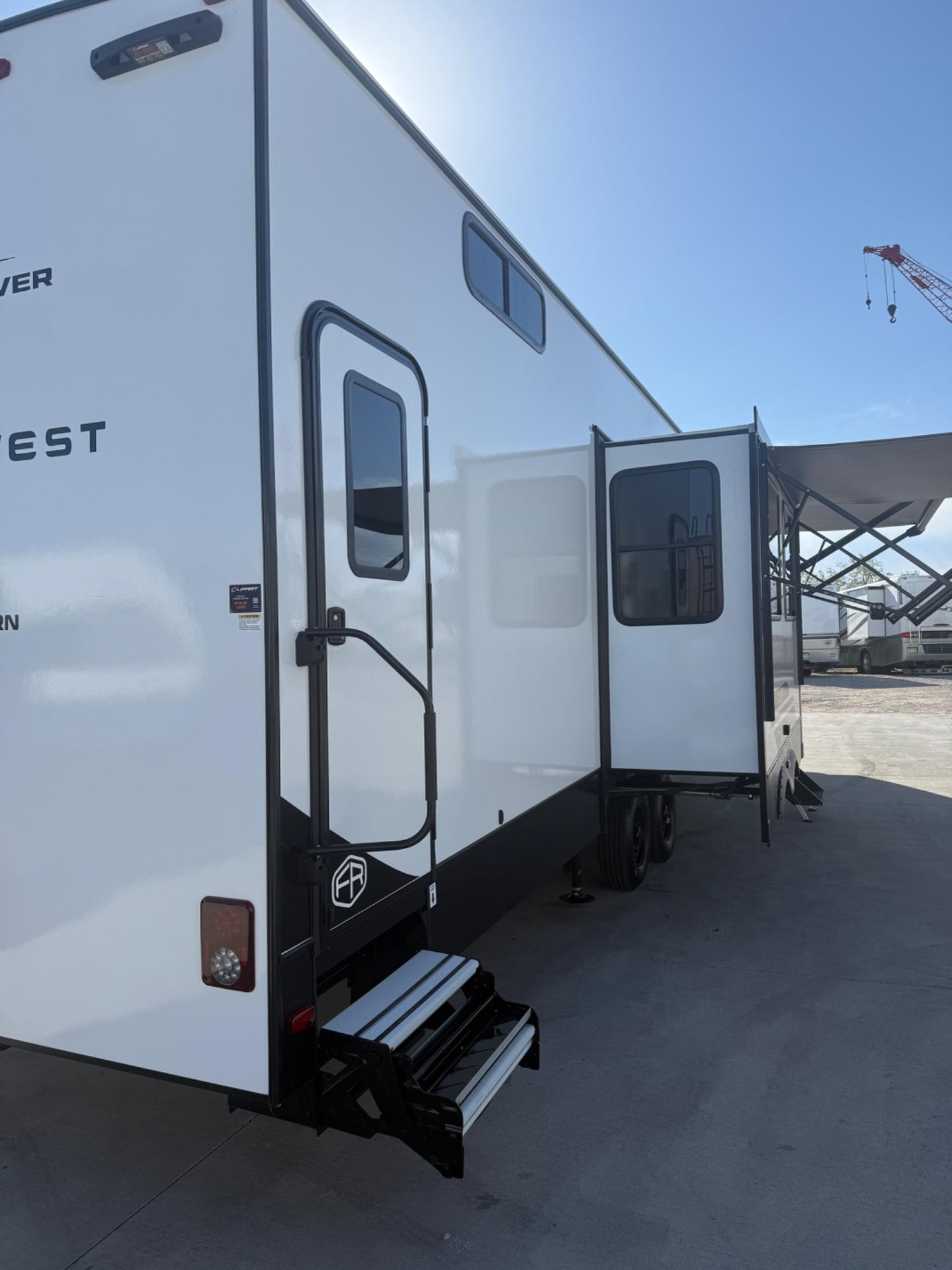 2026 Forest River 2026 Forest River Blackthorn - thumbnail 3