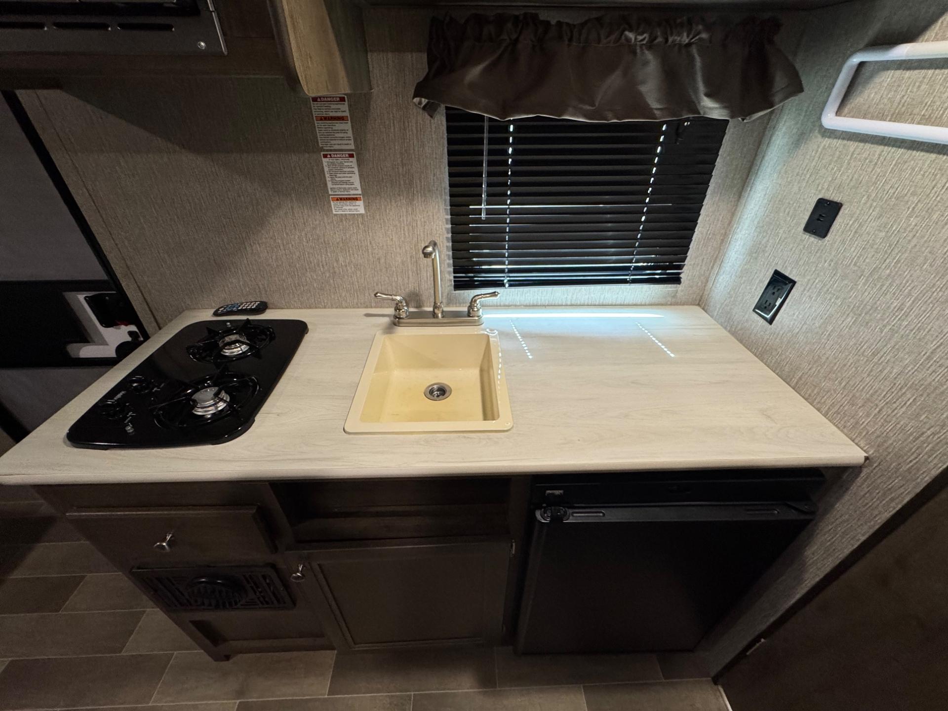 2020 Dutchmen 2020 Dutchmen Coleman - thumbnail 10