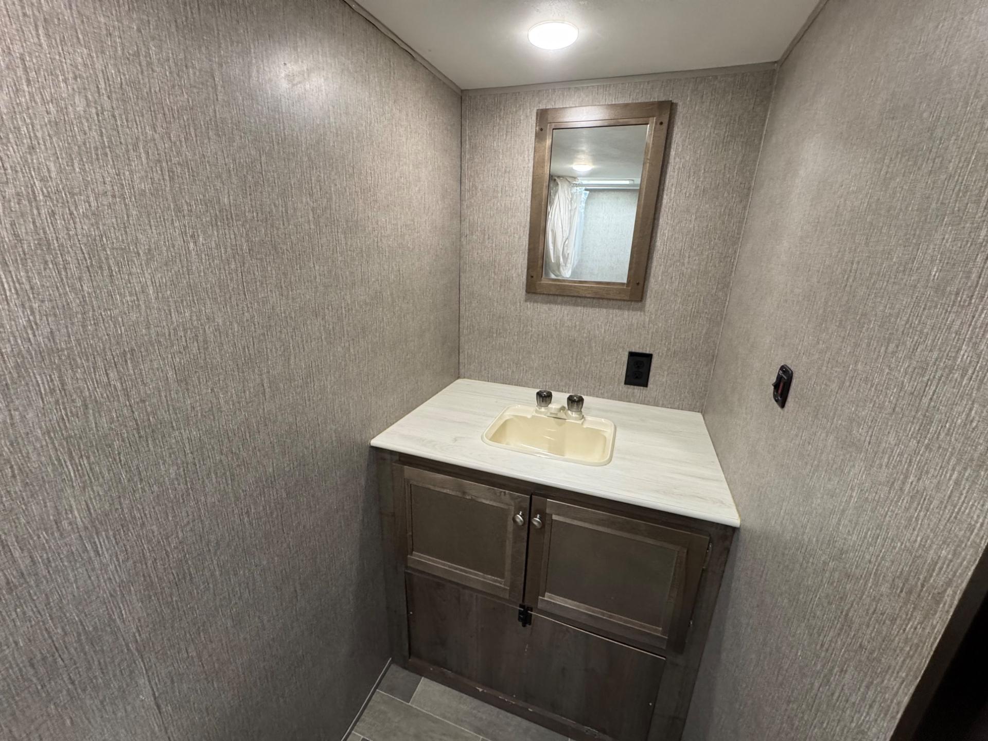 2020 Dutchmen 2020 Dutchmen Coleman - thumbnail 14