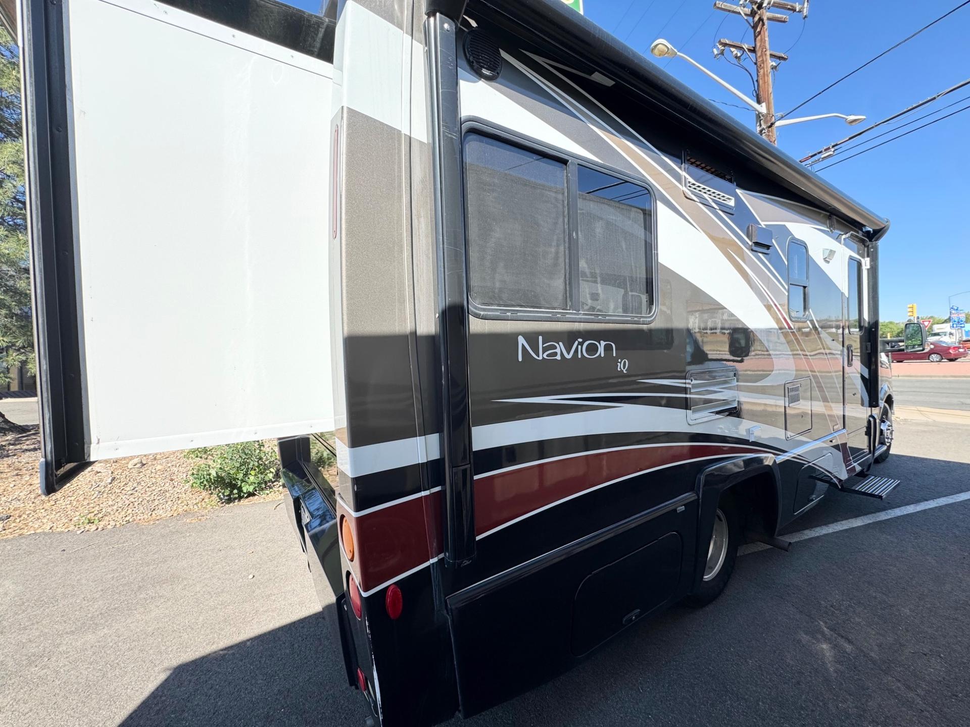 2011 Winnebago 2011 Winnebago Navion - thumbnail 5