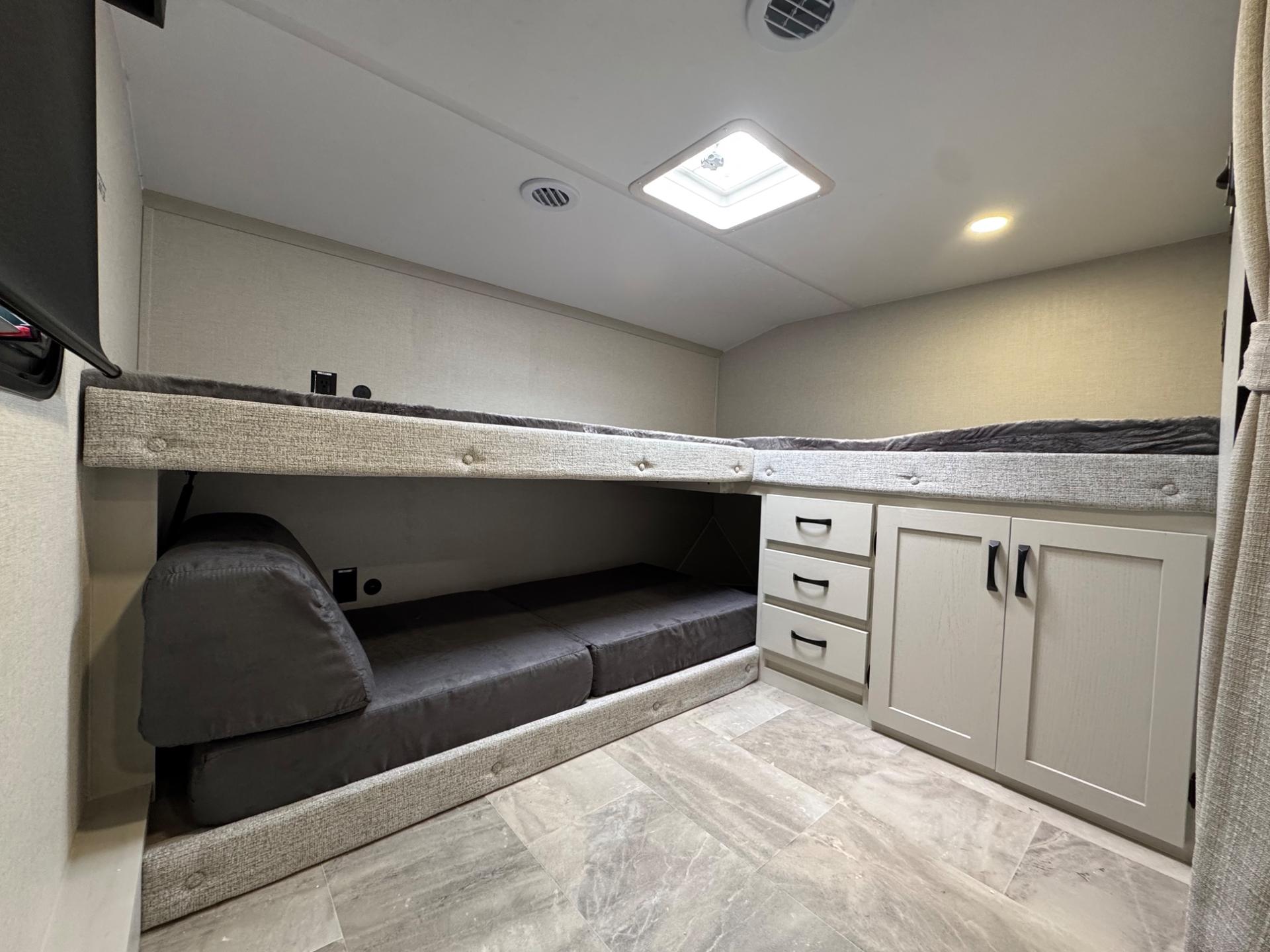 2026 Forest River 2026 Forest River Chaparral - thumbnail 9